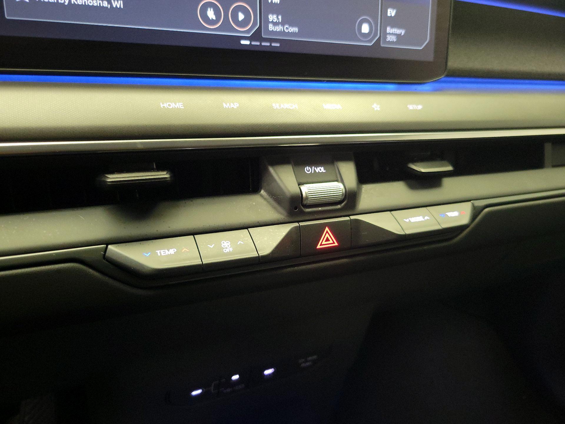 Thumbnail: 2024 Kia EV9 - 17