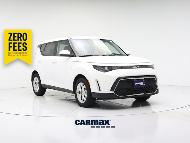 White 2025 Kia Soul SUV / Crossover Front-Wheel Drive Automatic