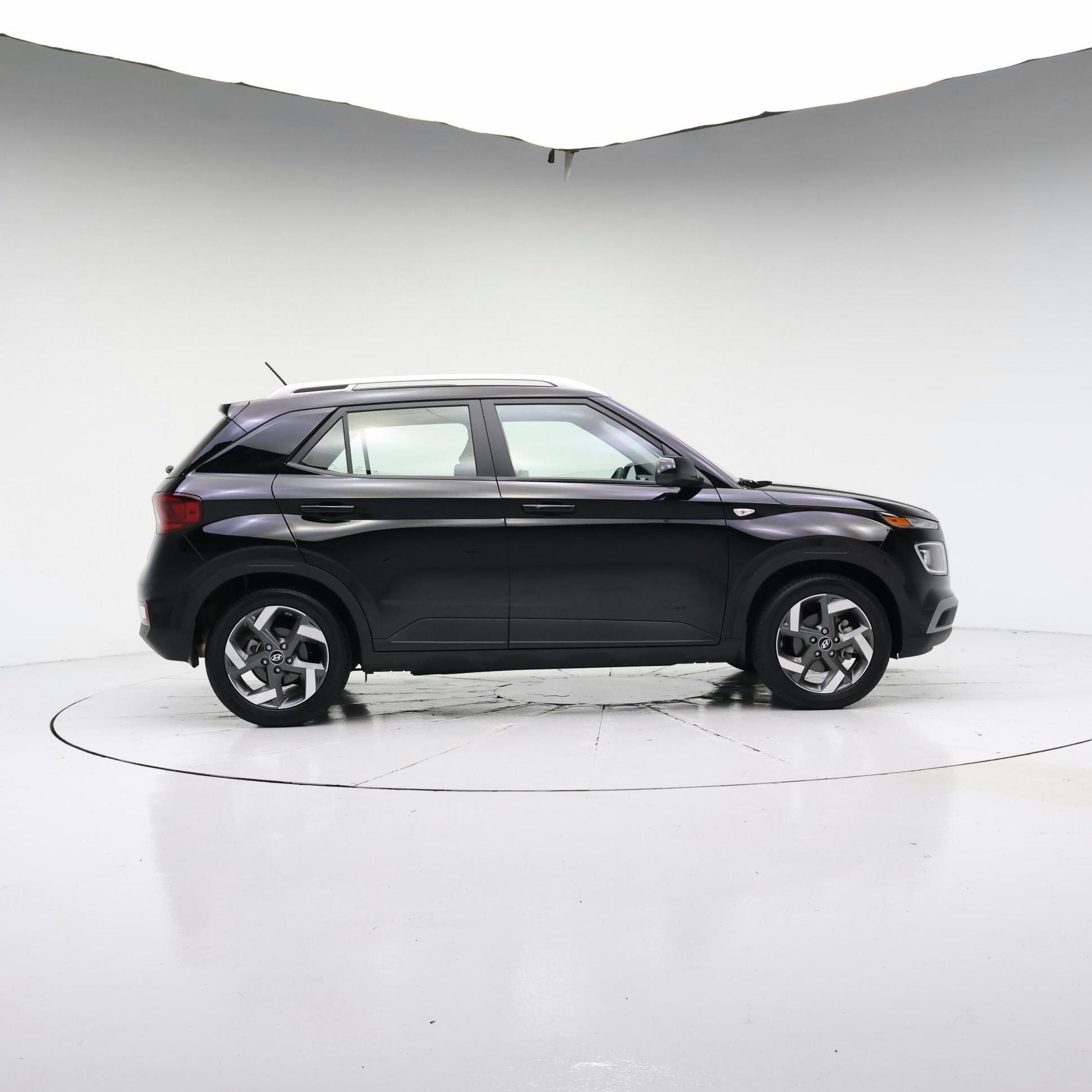 Thumbnail: 2024 Hyundai Venue - 3