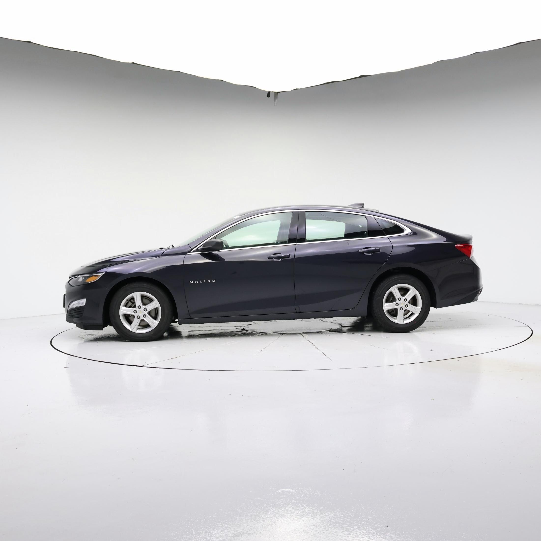 Thumbnail: 2022 Chevrolet Malibu - 3