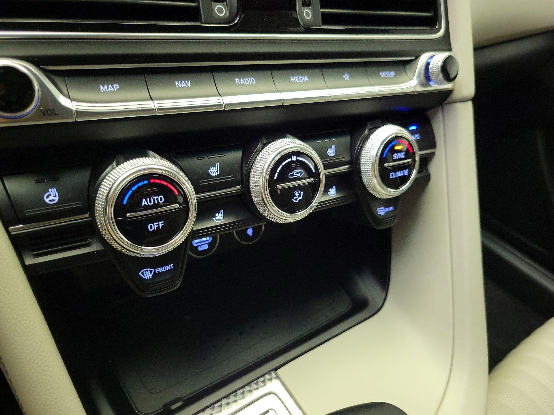 Thumbnail: 2023 Genesis G70 - 17