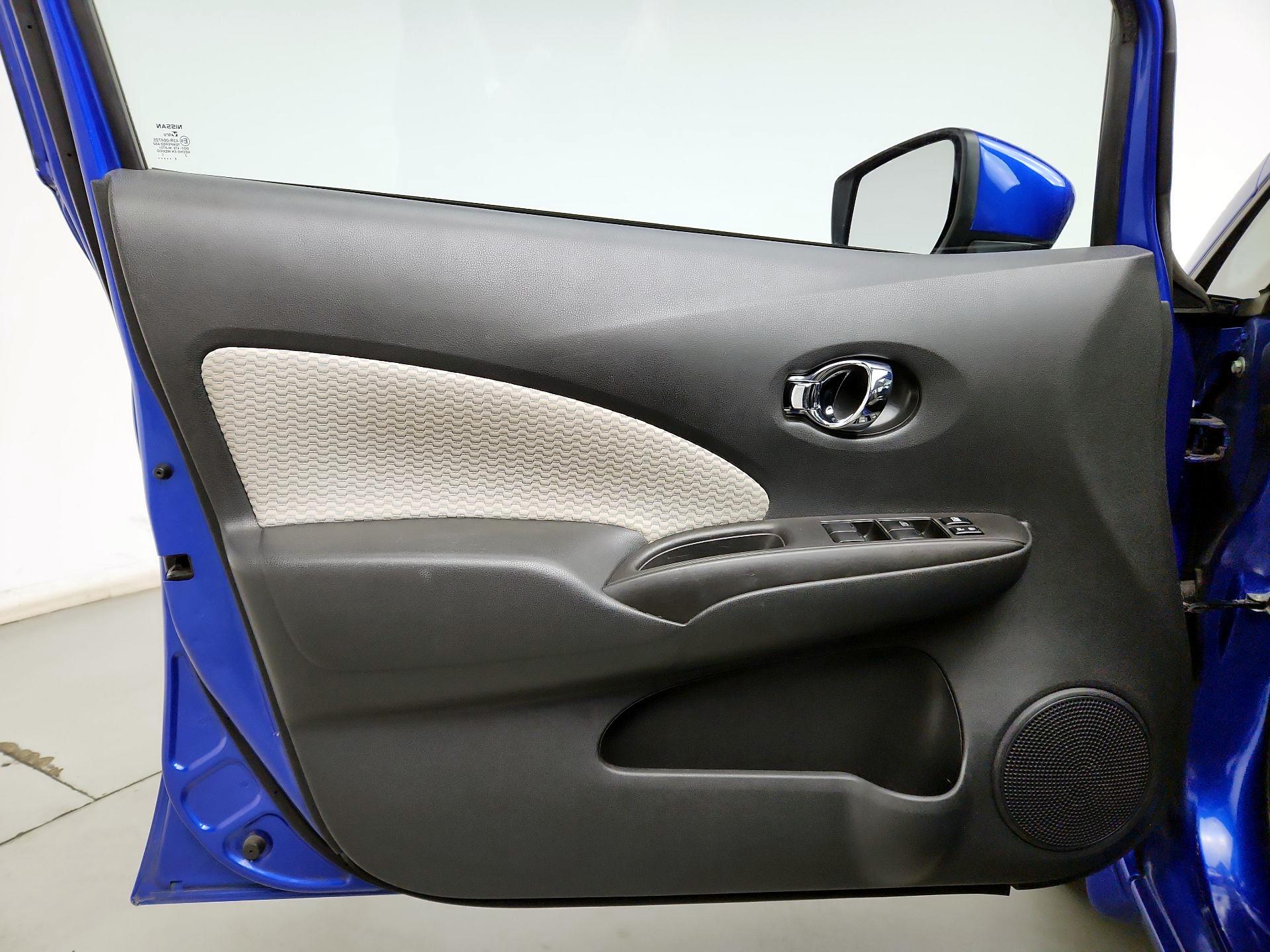 Thumbnail: 2015 Nissan Versa Note - 12