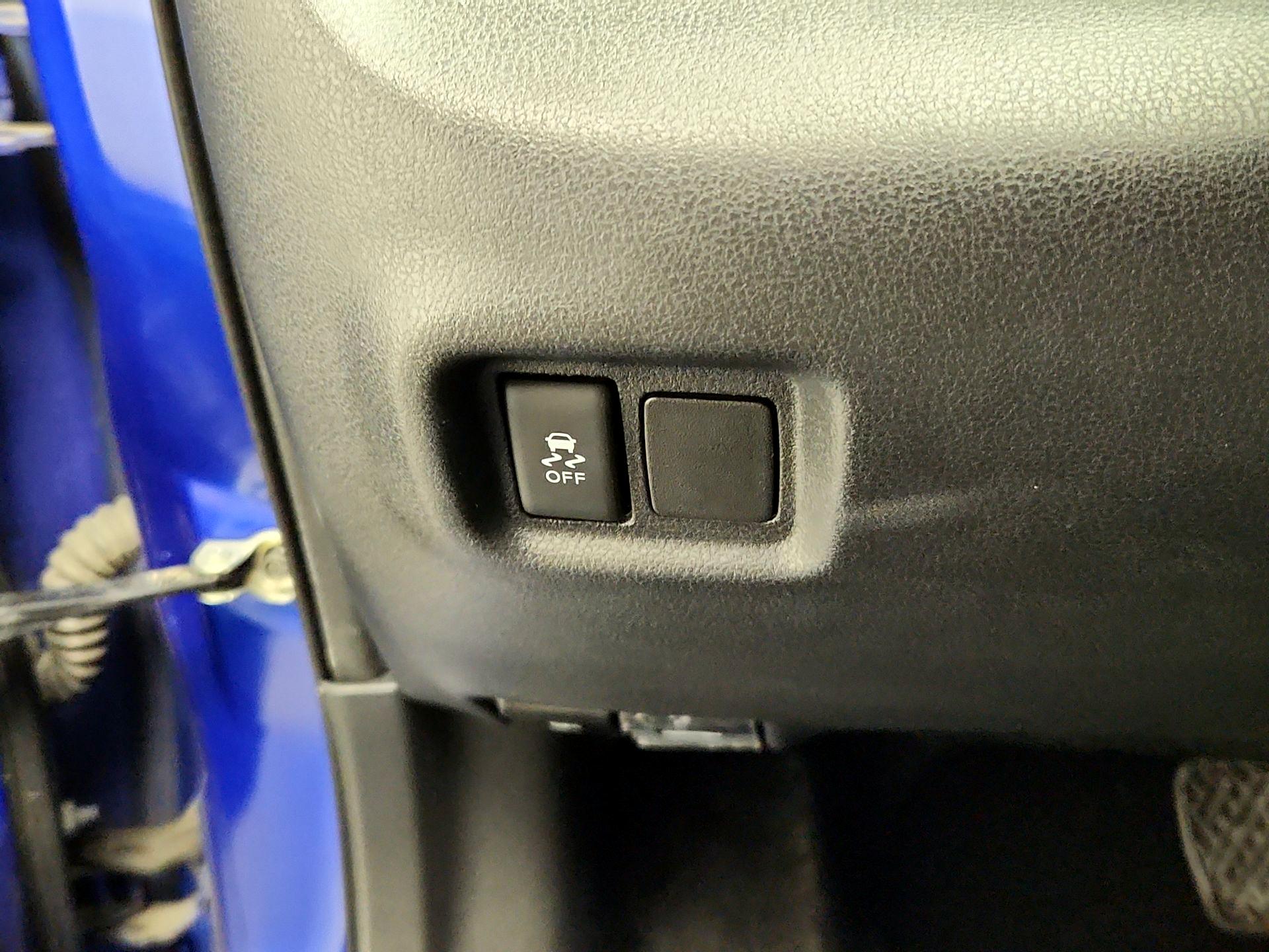 Thumbnail: 2015 Nissan Versa Note - 13
