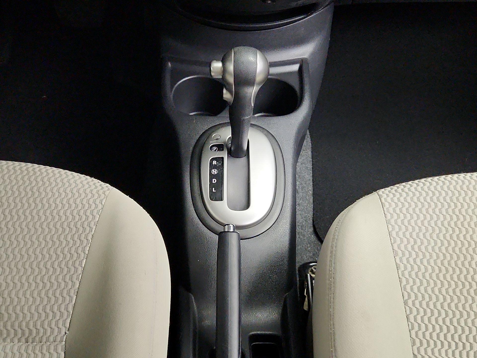 Thumbnail: 2015 Nissan Versa Note - 17