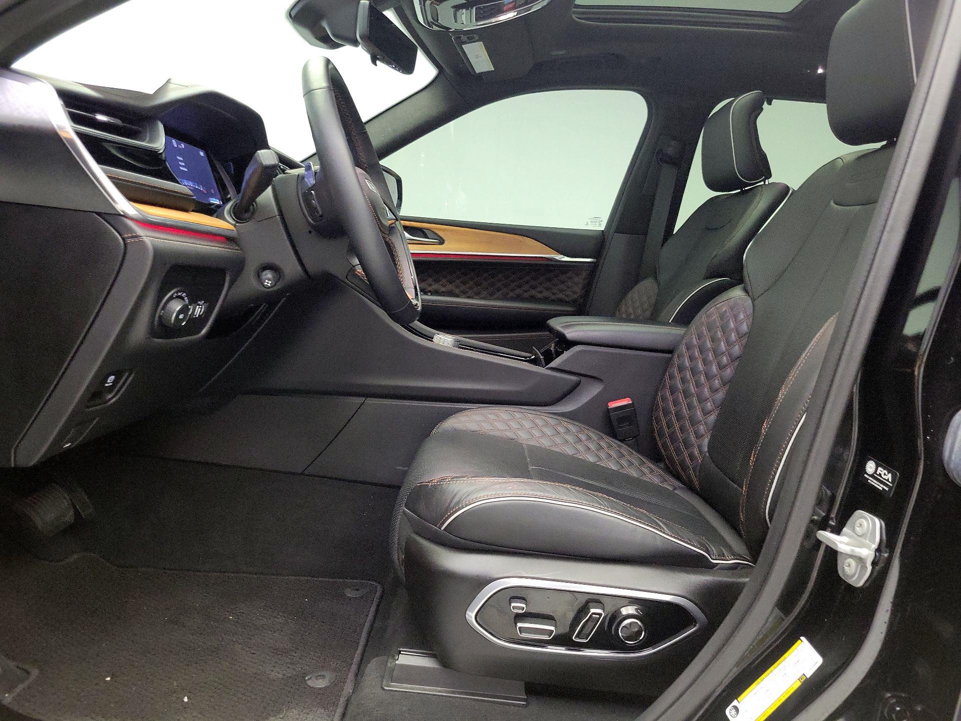 Thumbnail: 2023 Jeep Grand Cherokee - 11