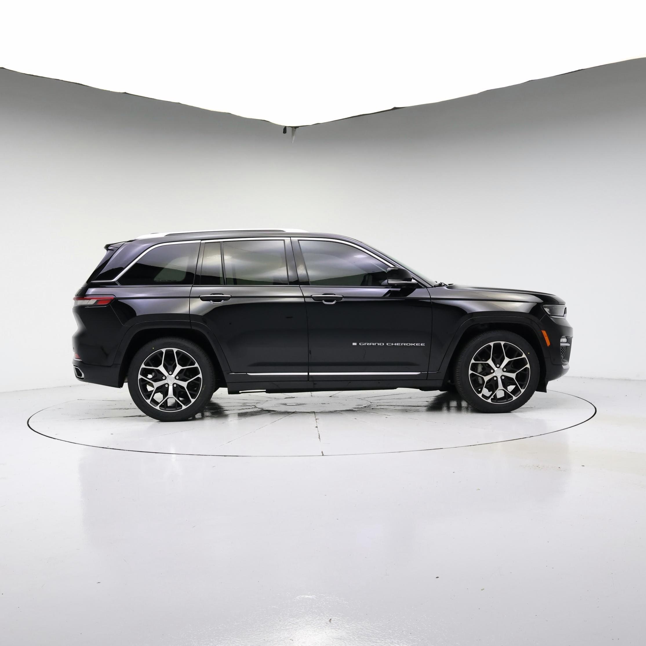 Thumbnail: 2023 Jeep Grand Cherokee - 7