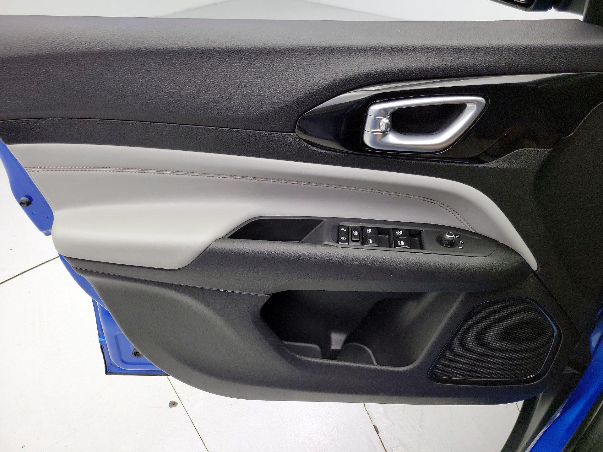 Thumbnail: 2022 Jeep Compass - 12