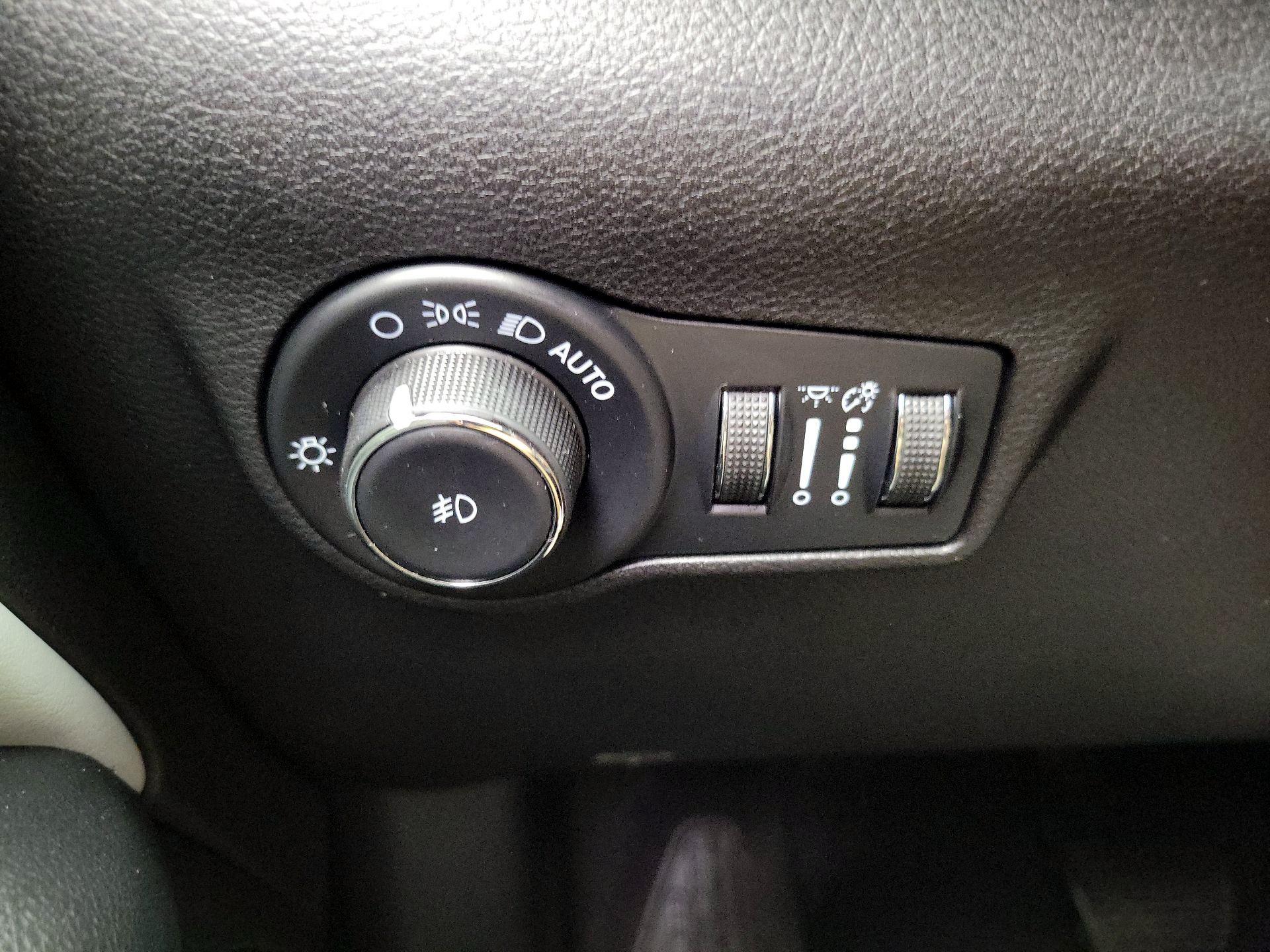Thumbnail: 2022 Jeep Compass - 13