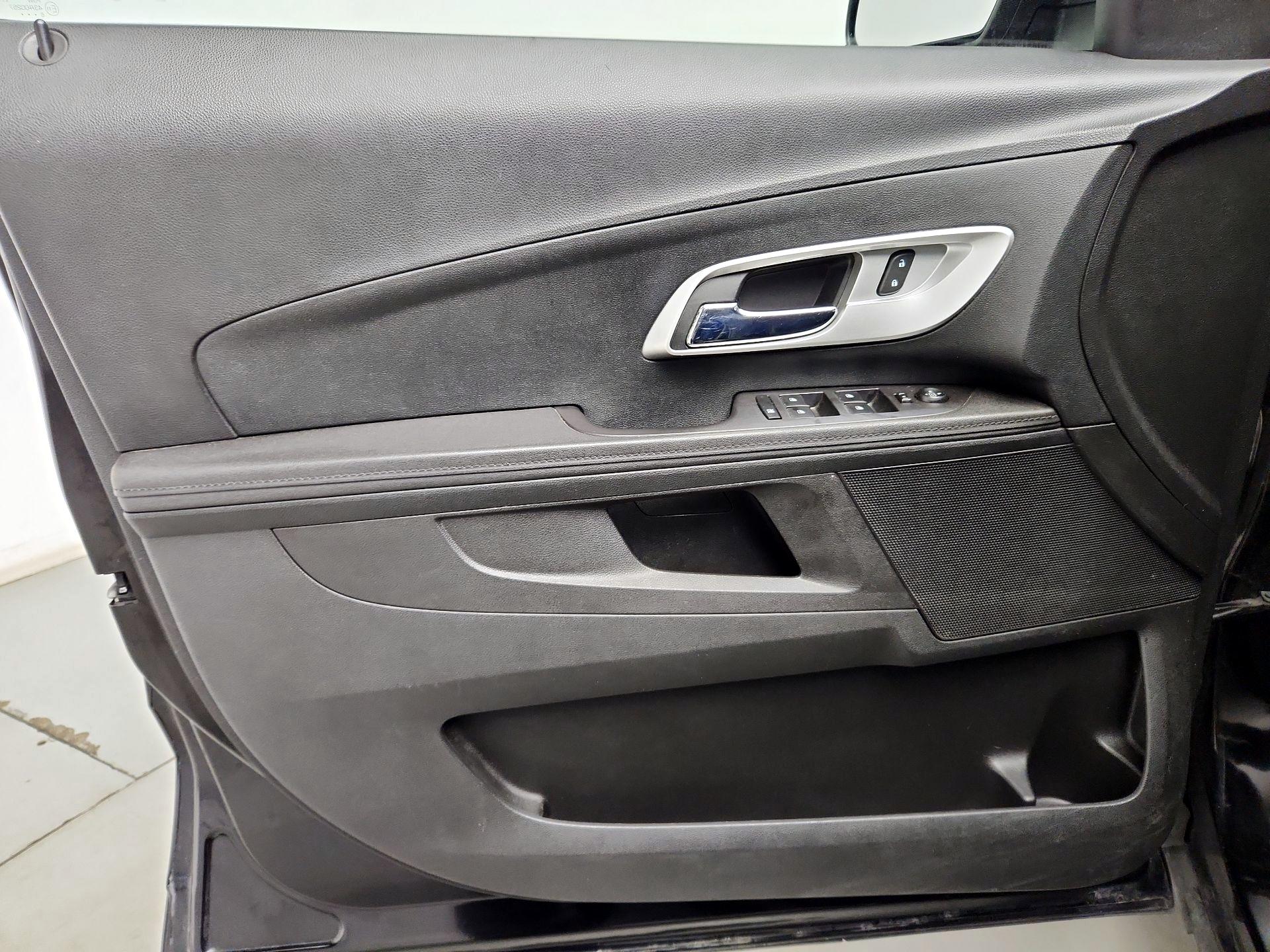 Thumbnail: 2017 Chevrolet Equinox - 12