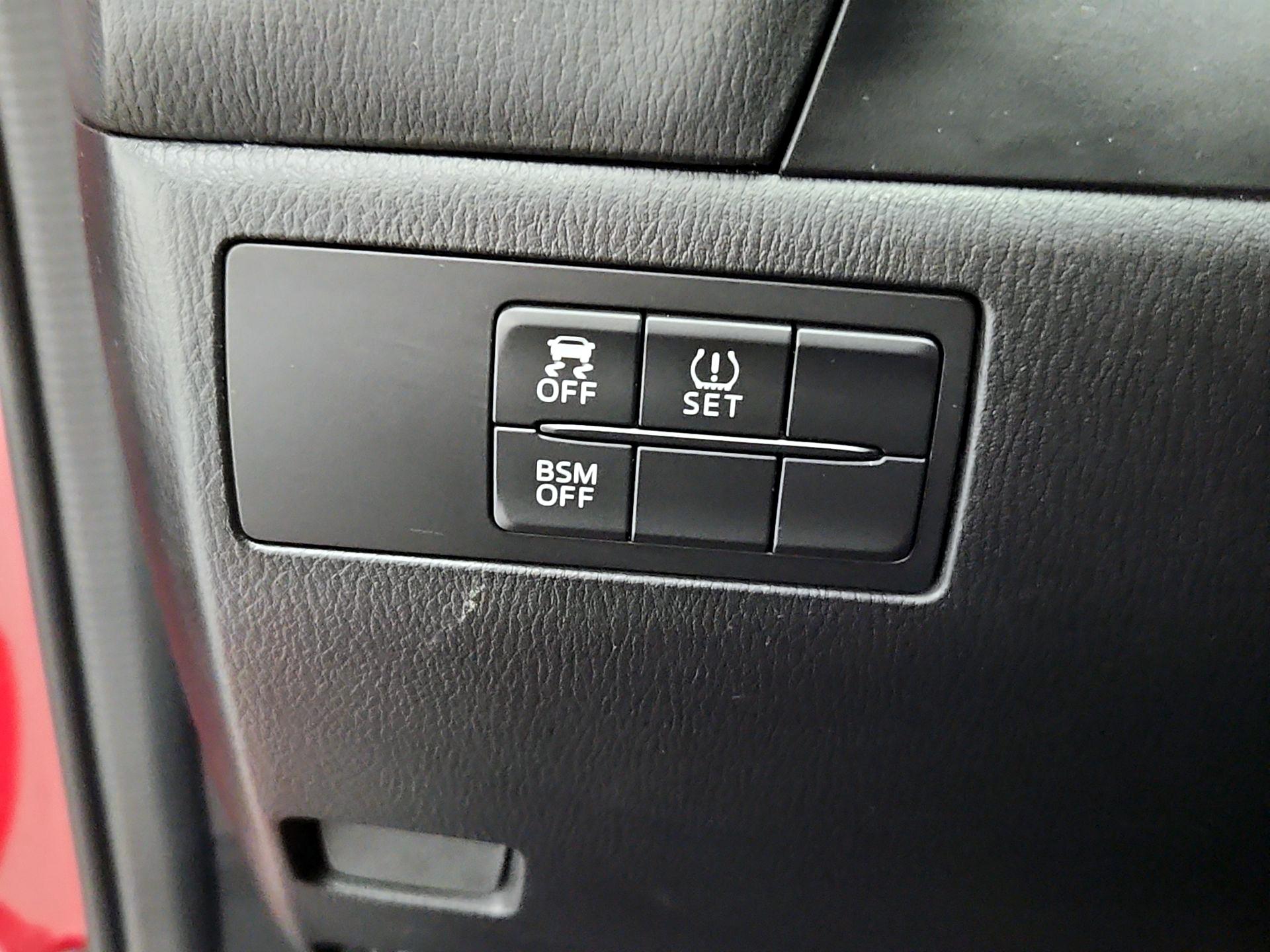 Thumbnail: 2014 Mazda Mazda3 - 13