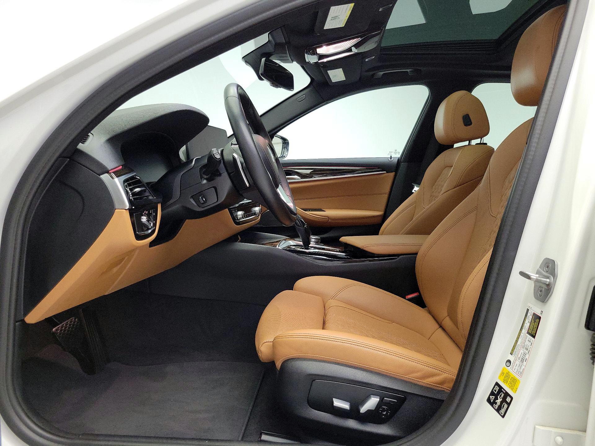 Thumbnail: 2022 BMW 5 Series - 11