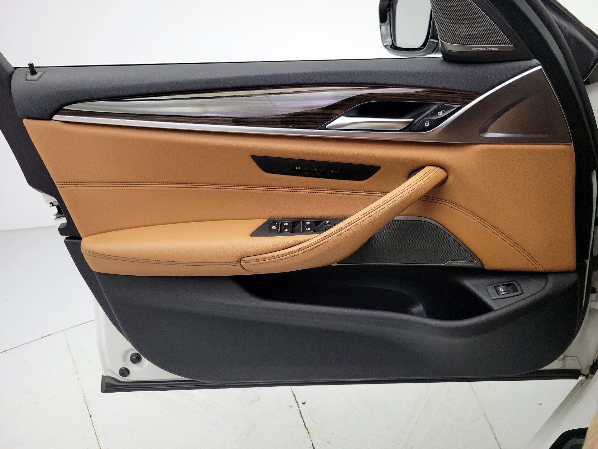 Thumbnail: 2022 BMW 5 Series - 12