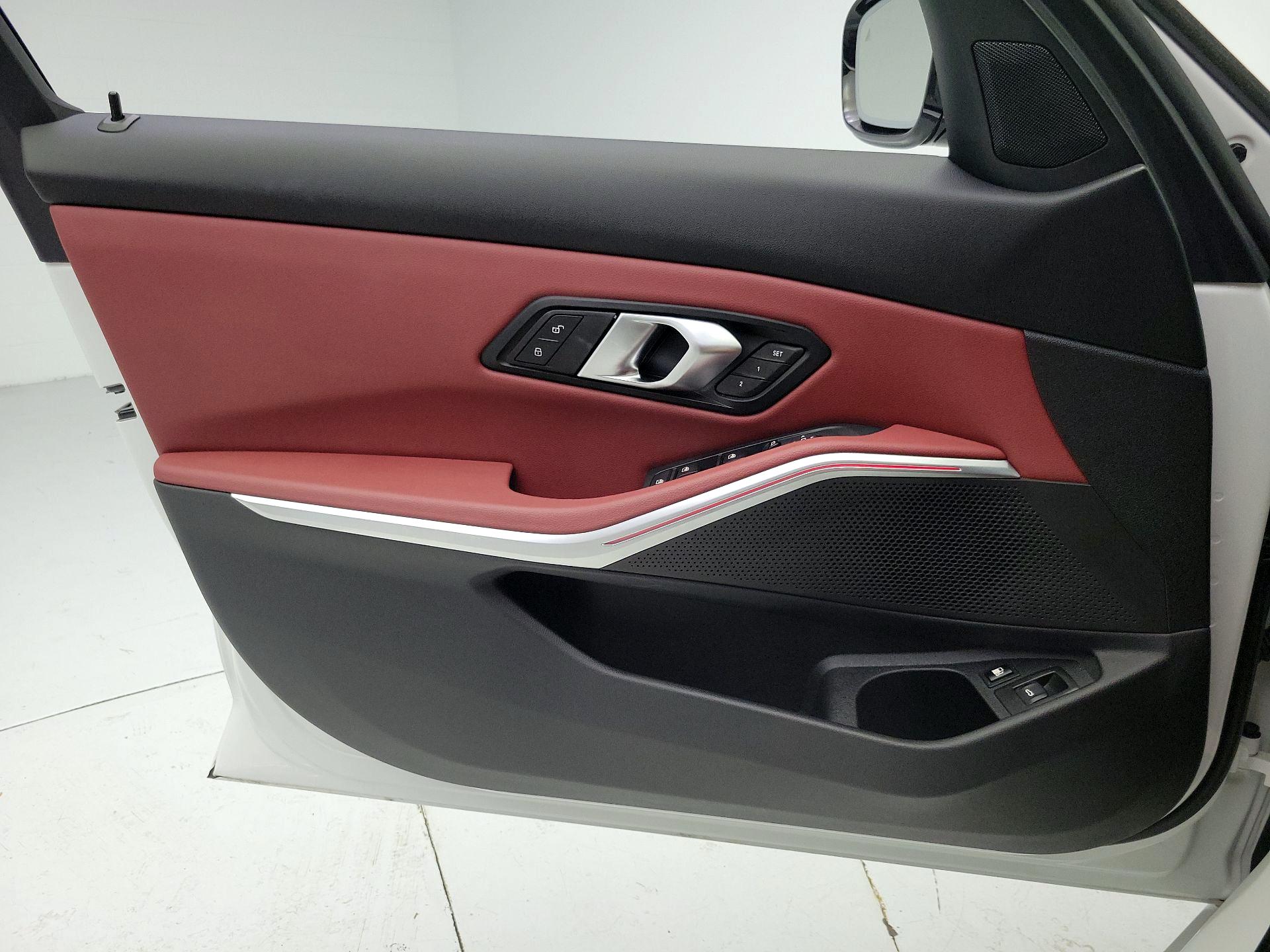 Thumbnail: 2024 BMW 3 Series - 12