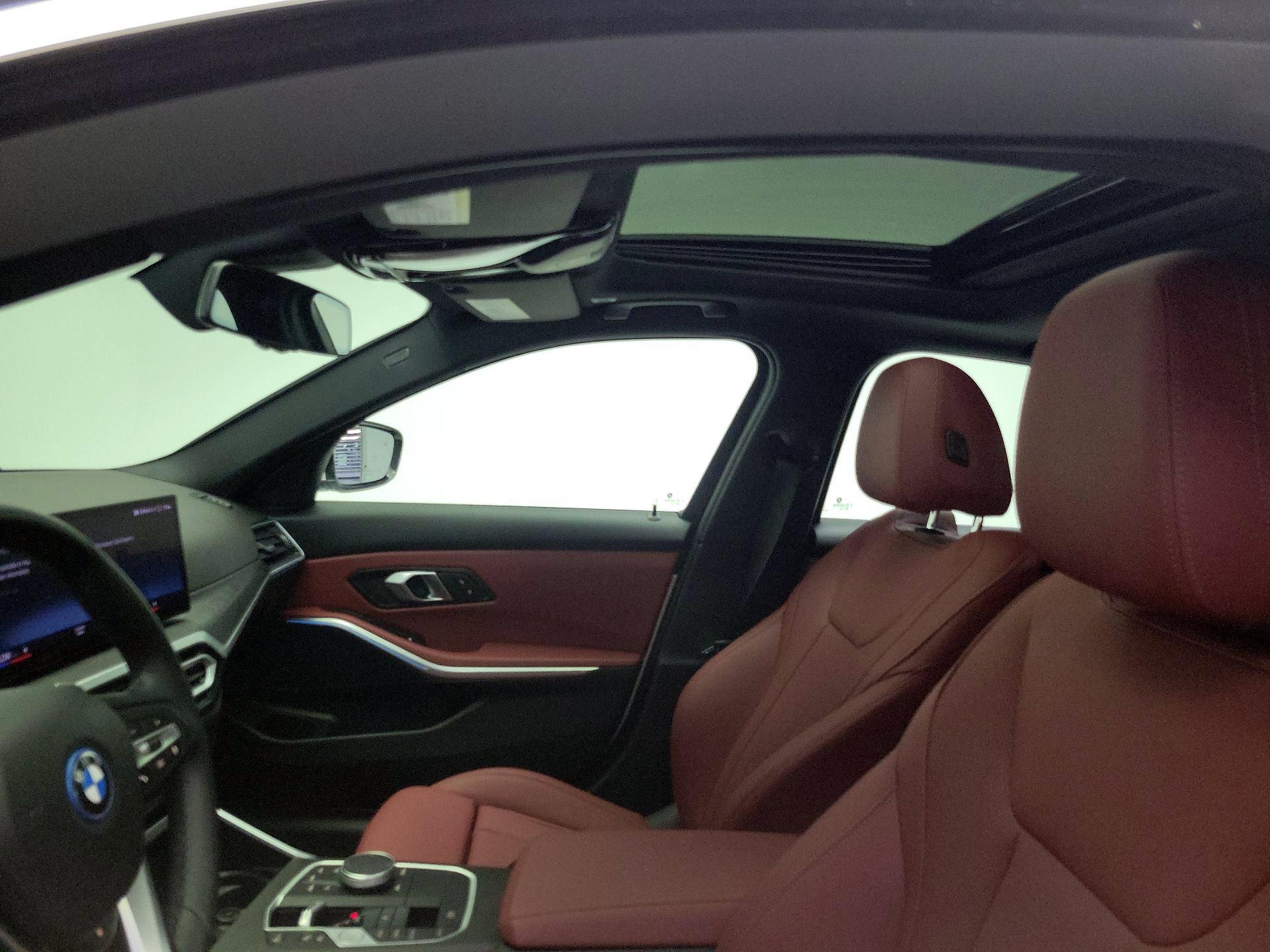 Thumbnail: 2024 BMW 3 Series - 20