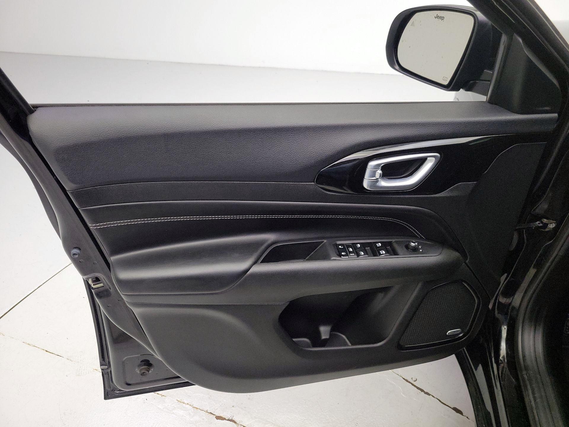 Thumbnail: 2023 Jeep Compass - 12