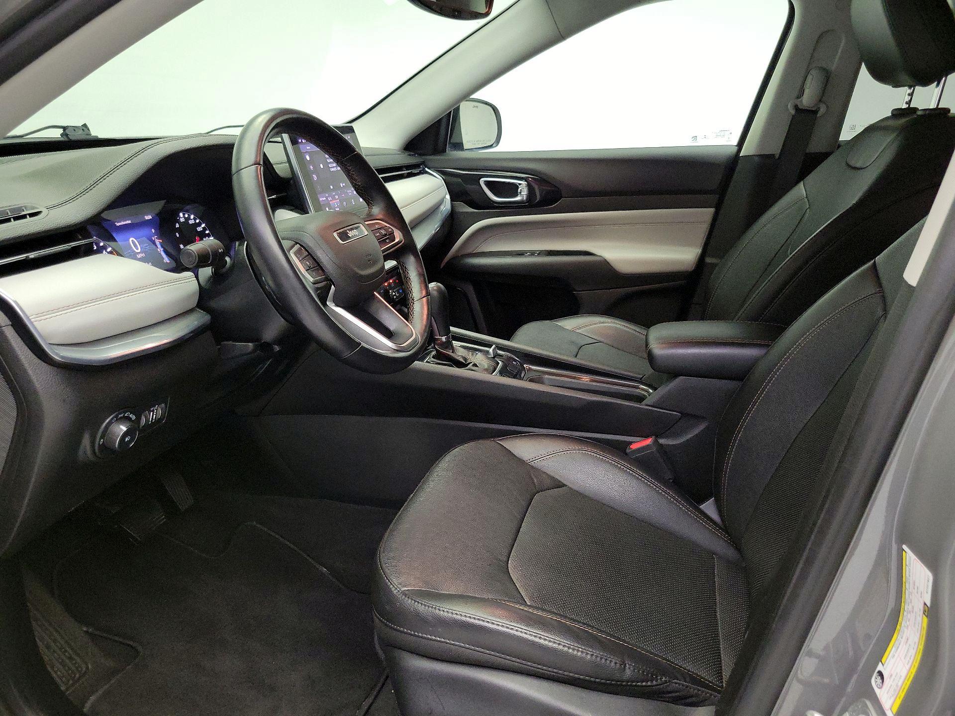 Thumbnail: 2022 Jeep Compass - 11