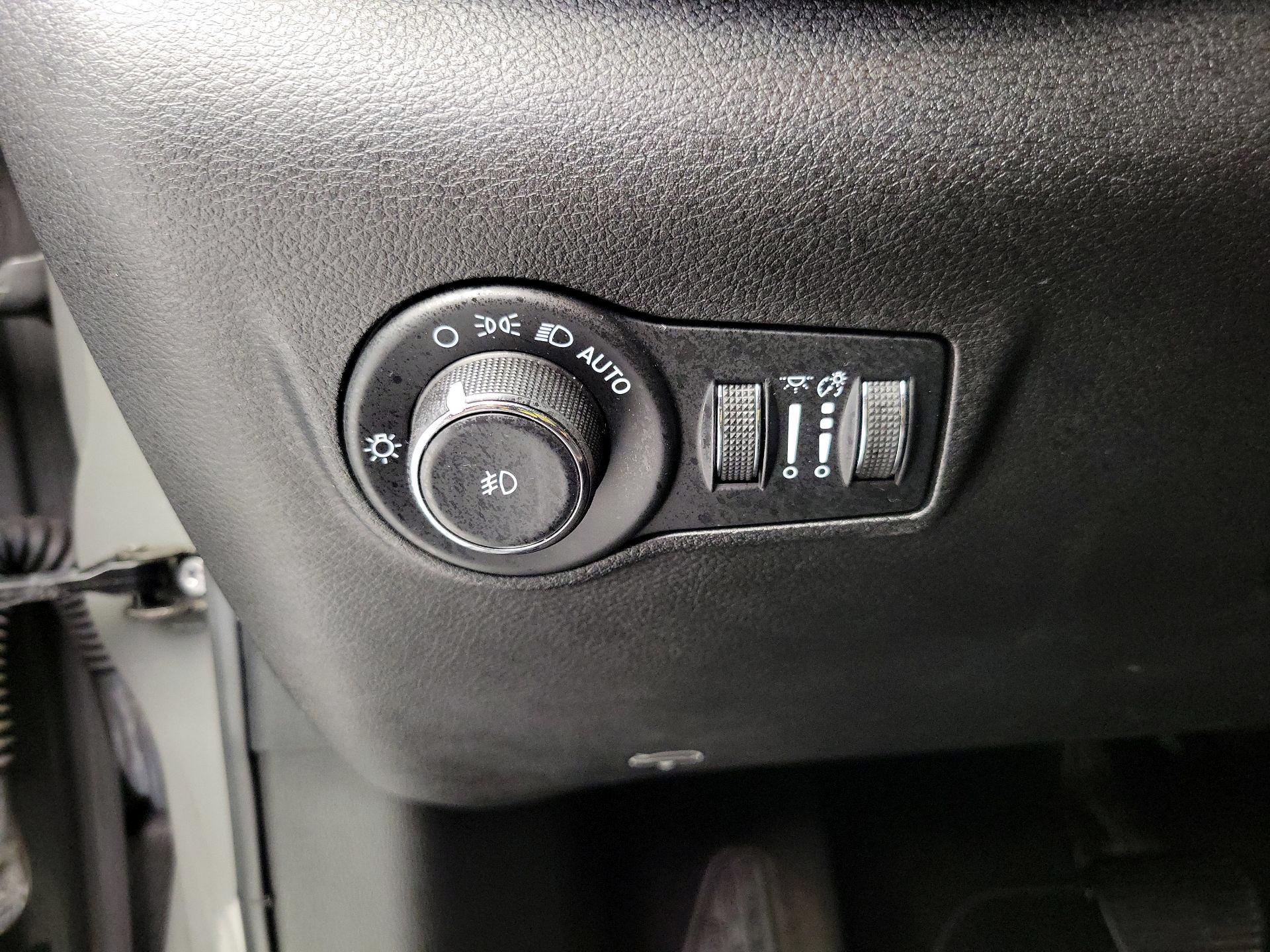Thumbnail: 2022 Jeep Compass - 13