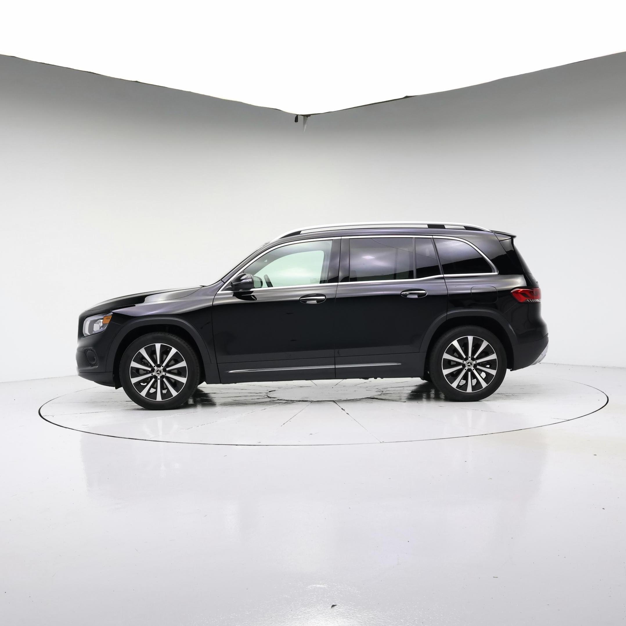 Thumbnail: 2023 Mercedes-Benz GLB - 3