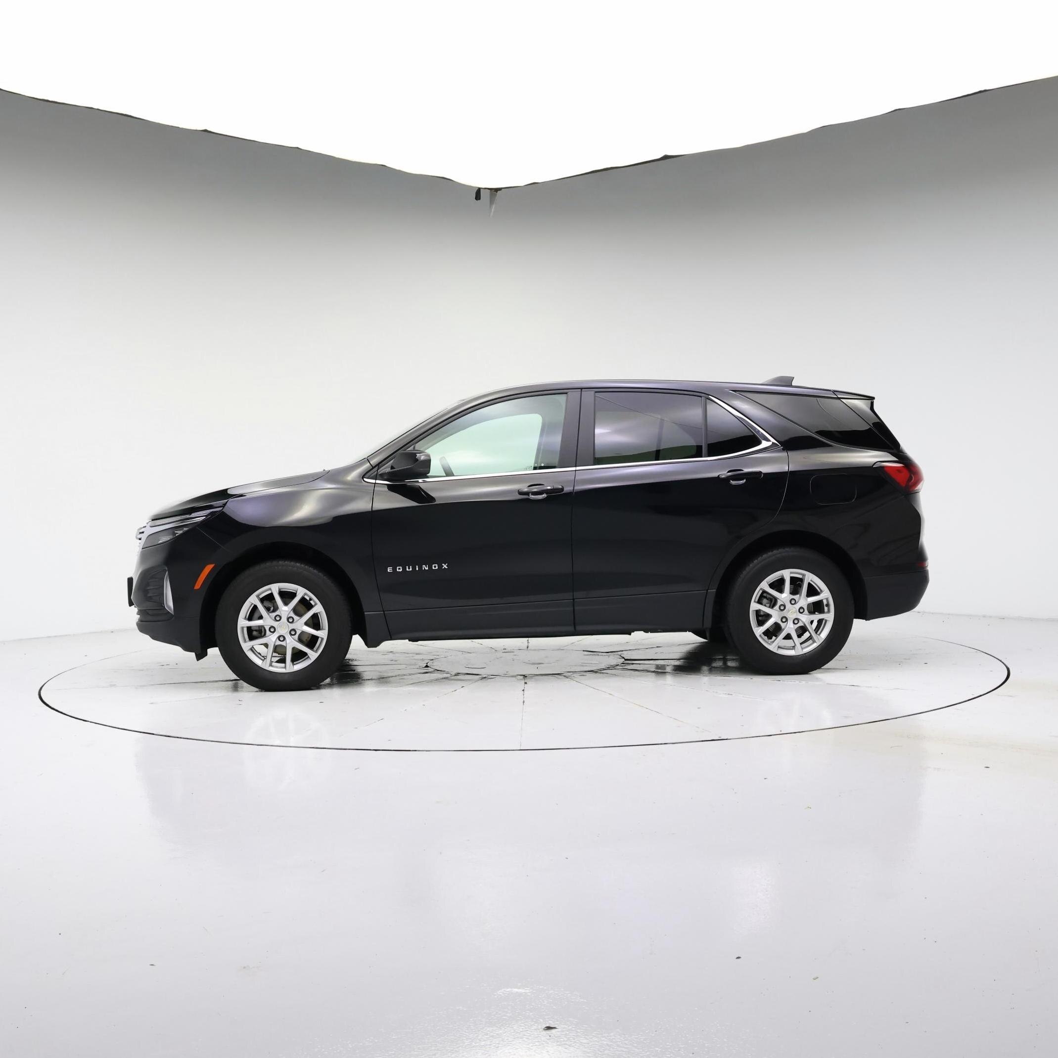 Thumbnail: 2023 Chevrolet Equinox - 3