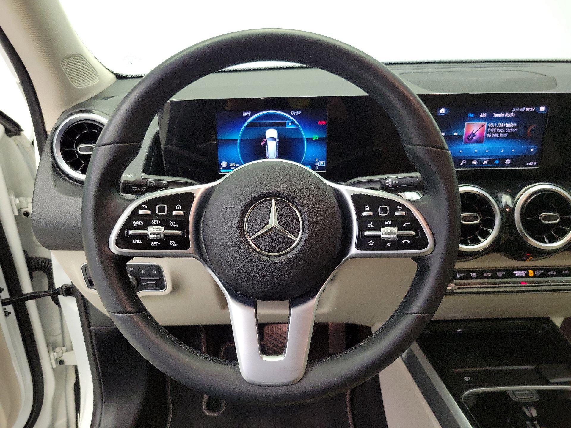 Thumbnail: 2022 Mercedes-Benz GLB - 10