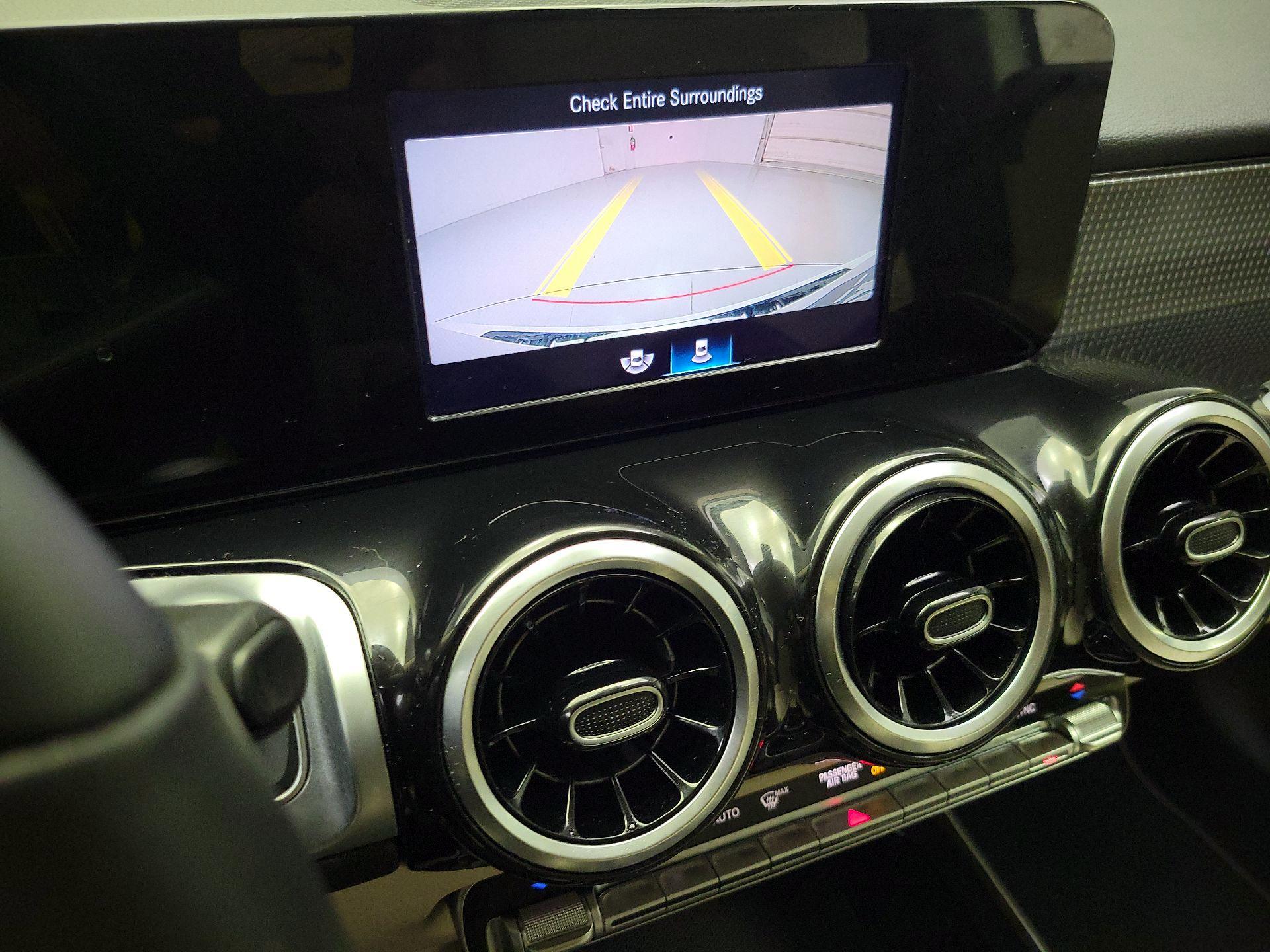 Thumbnail: 2022 Mercedes-Benz GLB - 14