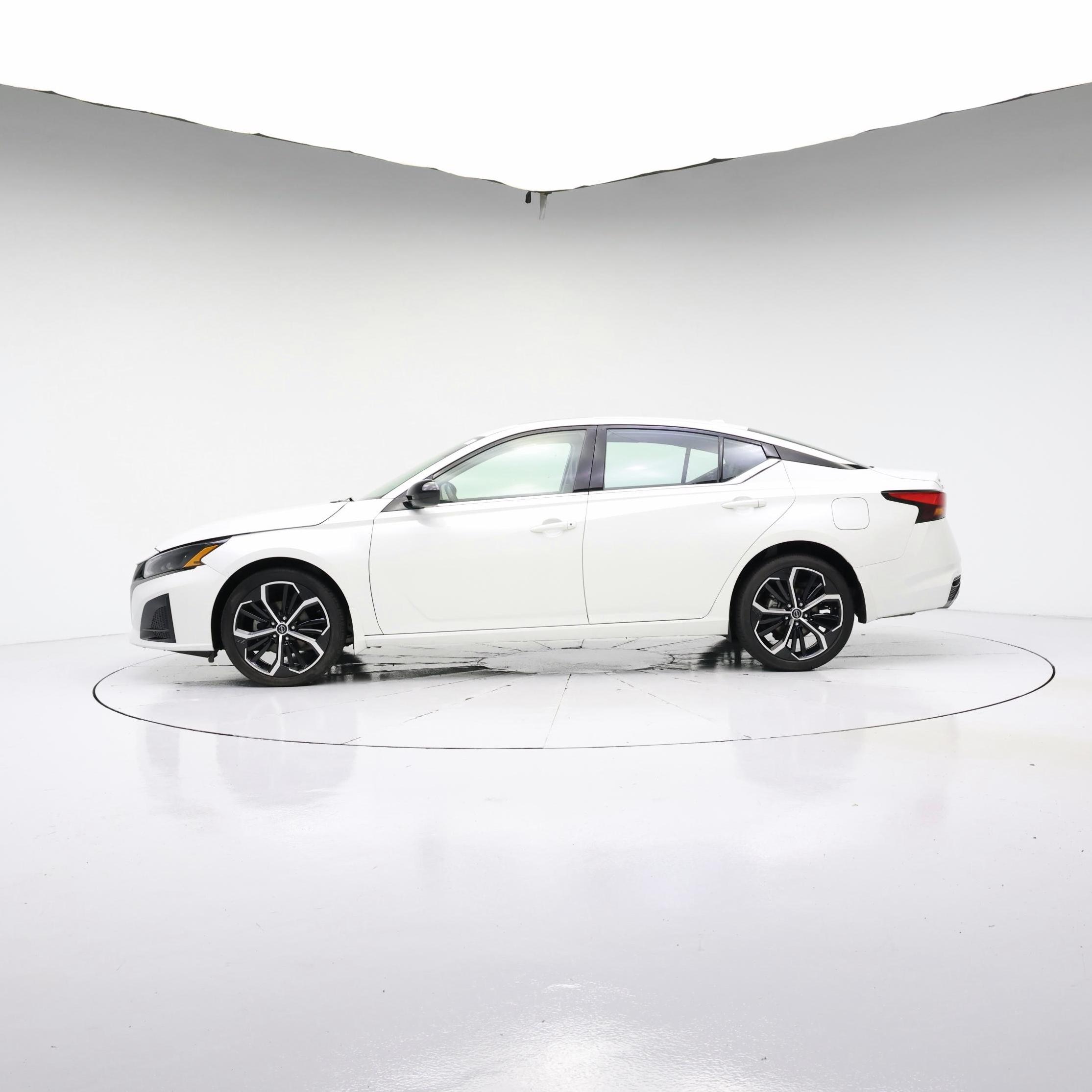 Thumbnail: 2024 Nissan Altima - 3