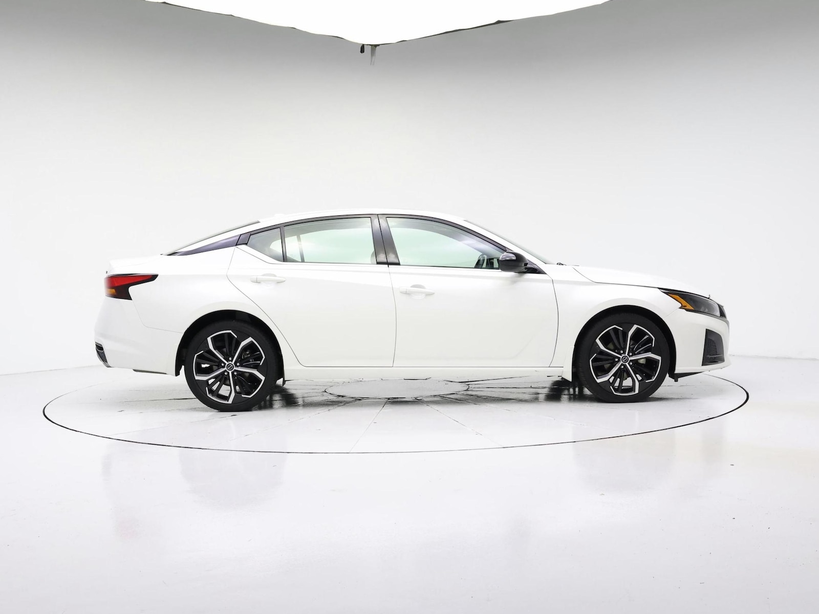 2024 Nissan Altima SR - Photo 8