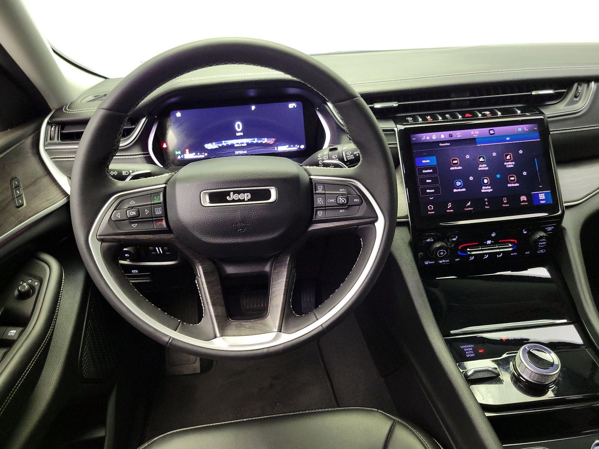 Thumbnail: 2023 Jeep Grand Cherokee - 10