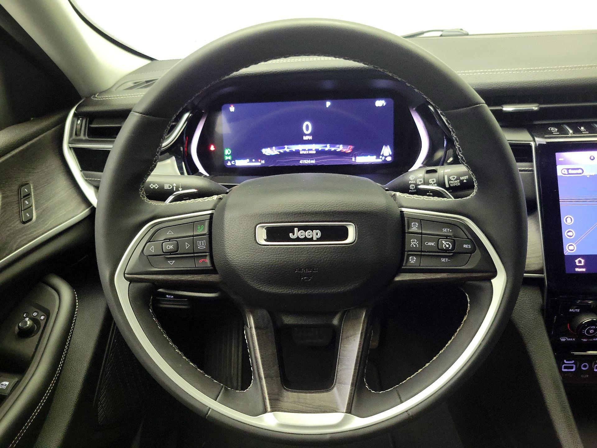 Thumbnail: 2023 Jeep Grand Cherokee - 10