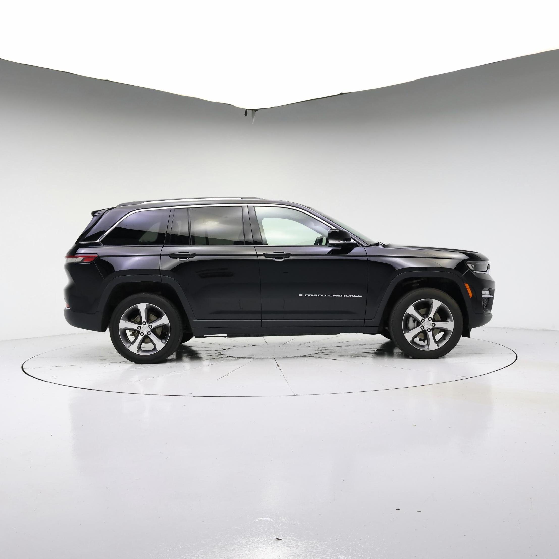 Thumbnail: 2023 Jeep Grand Cherokee - 7