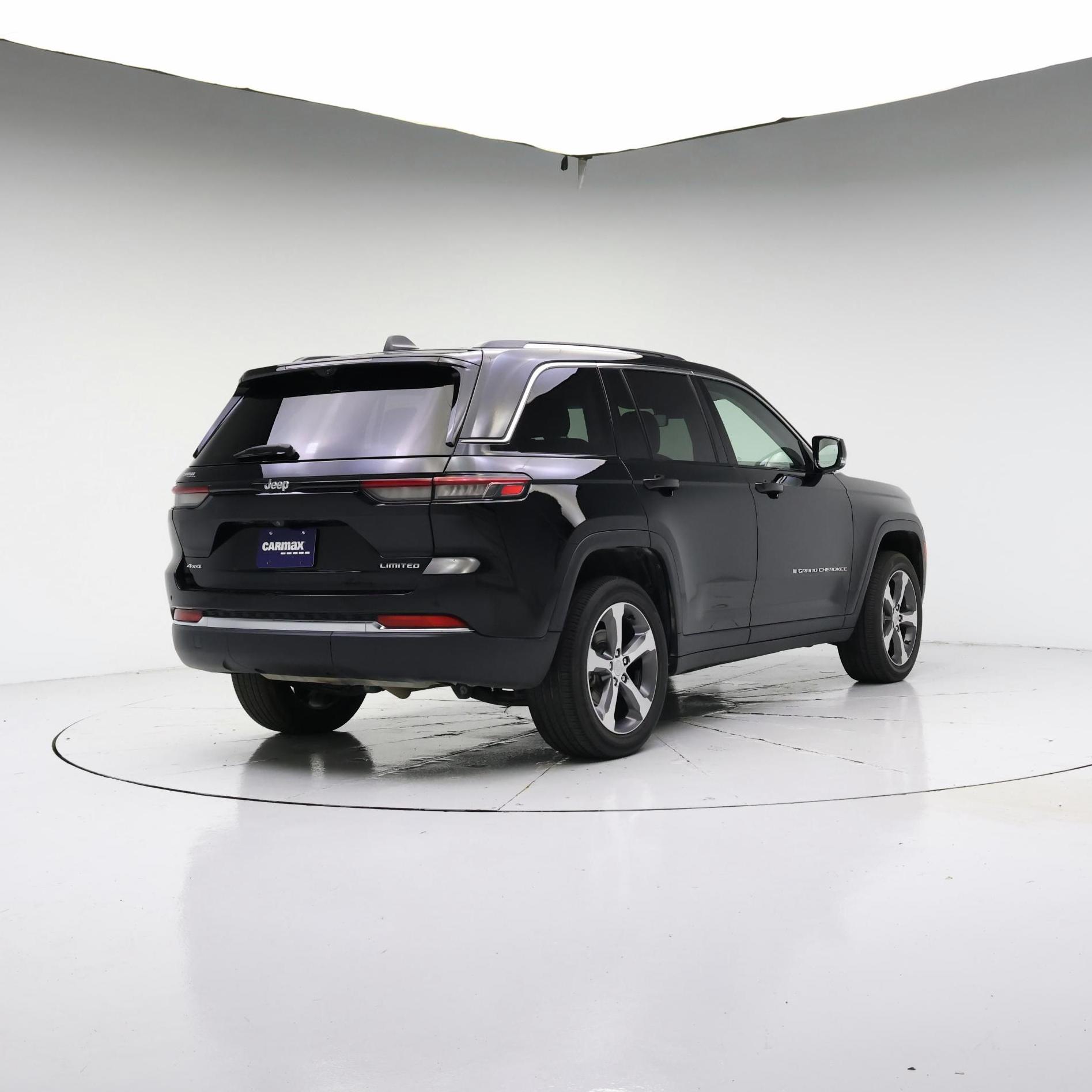 Thumbnail: 2023 Jeep Grand Cherokee - 8