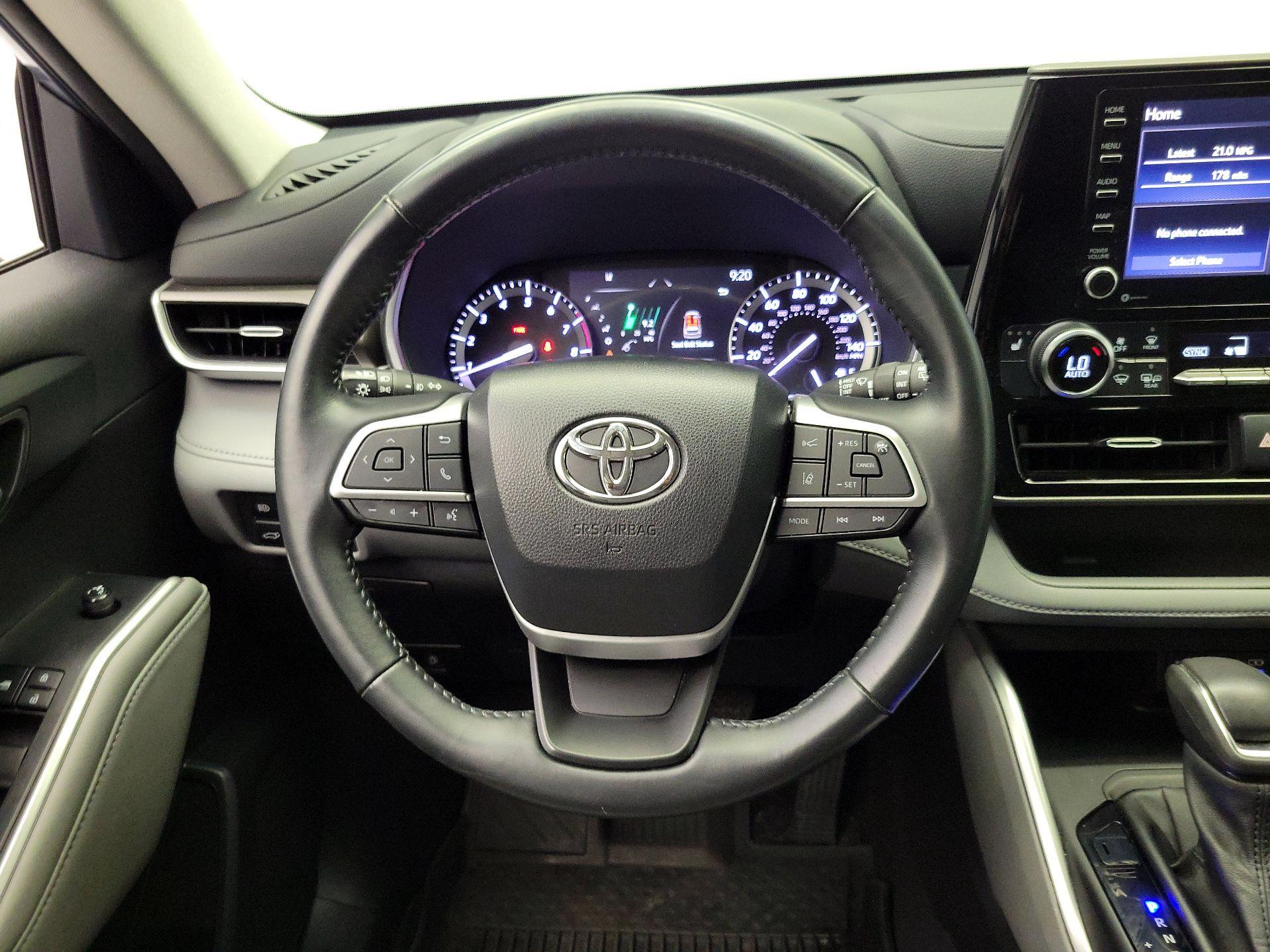 Thumbnail: 2022 Toyota Highlander - 10