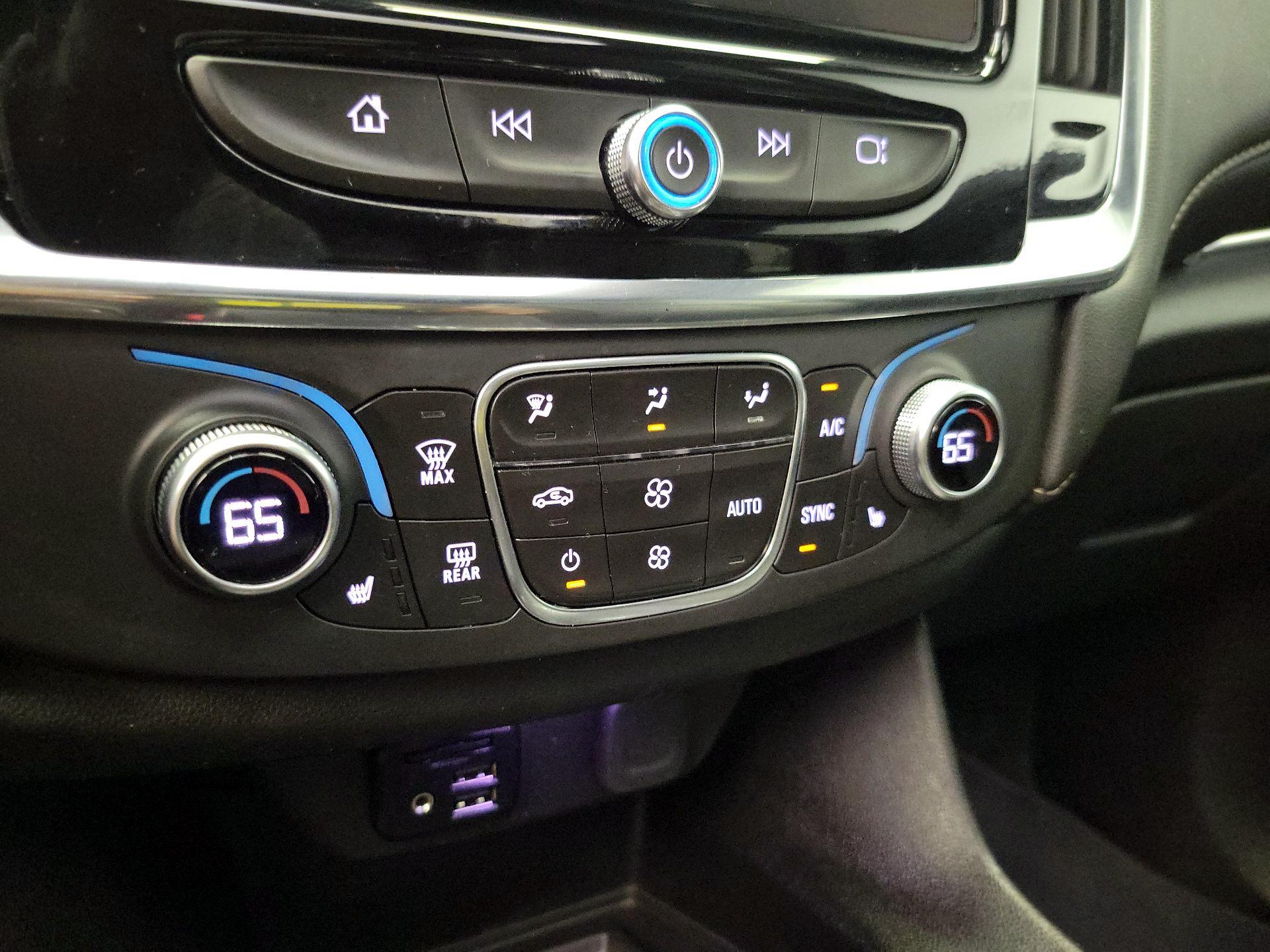 Thumbnail: 2023 Chevrolet Traverse - 17