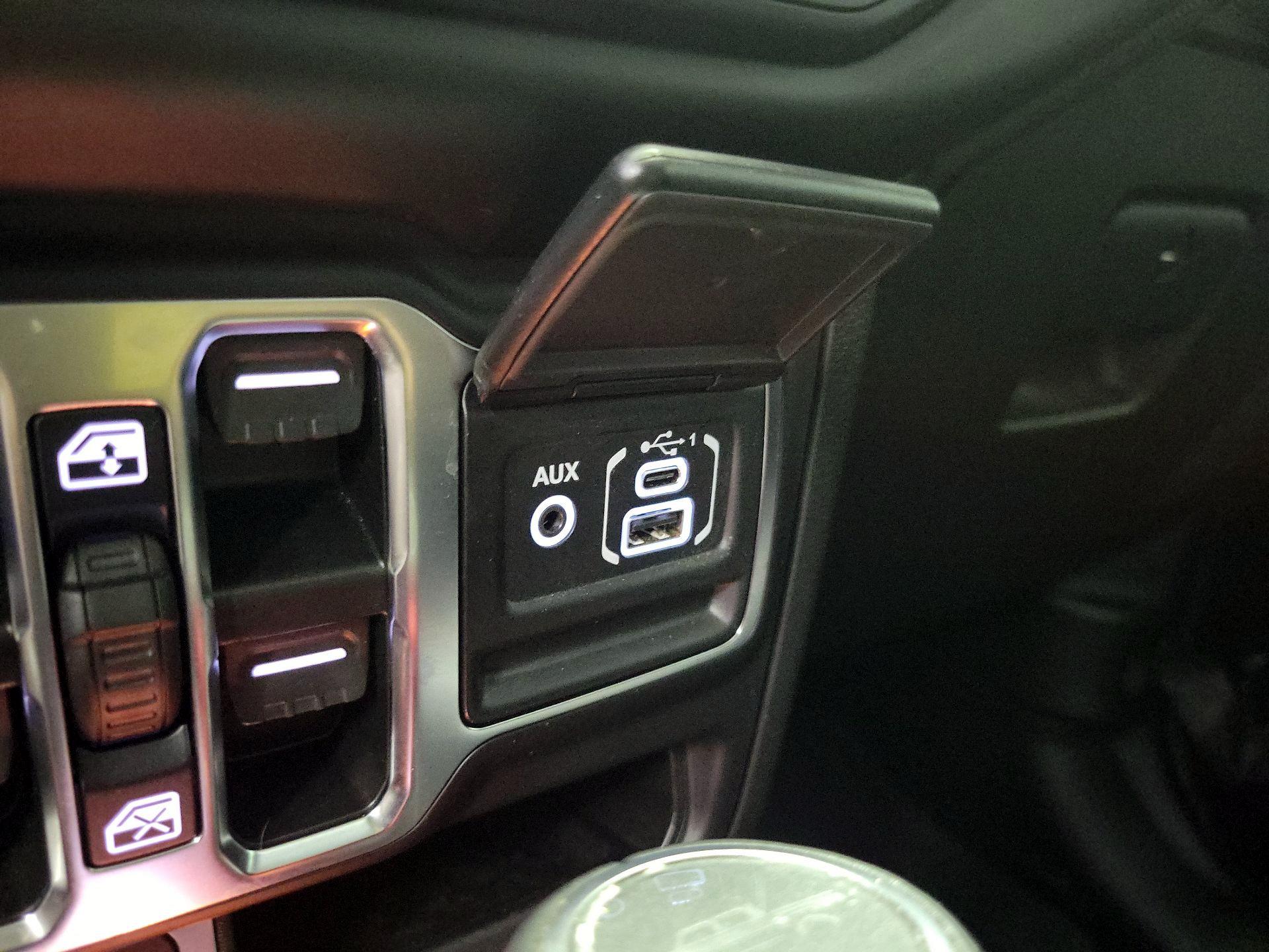Thumbnail: 2022 Jeep Gladiator - 19