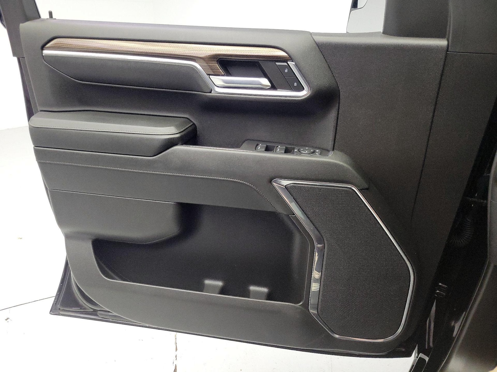 2024 Chevrolet Silverado 1500 LT - Photo 13