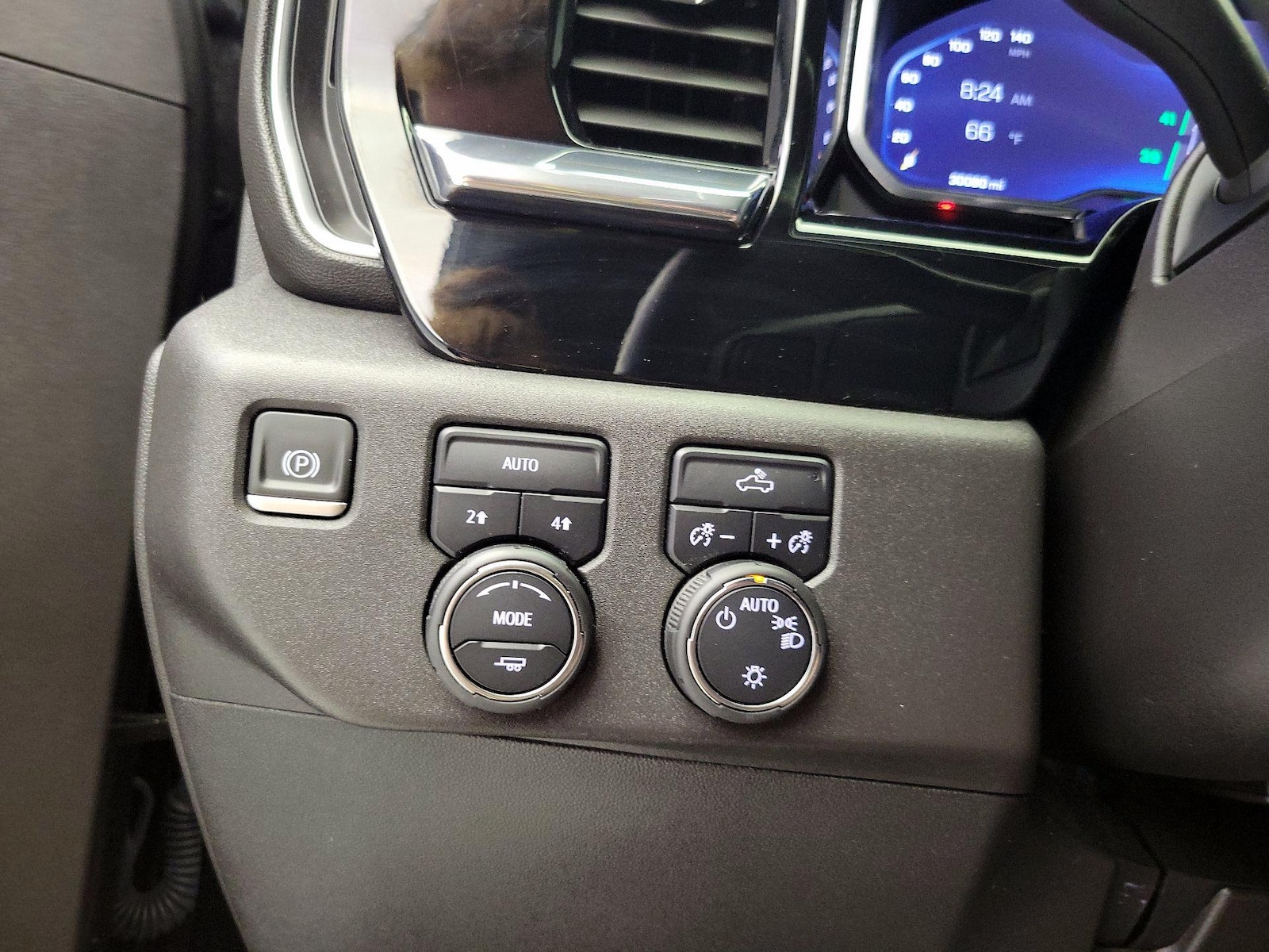 2024 Chevrolet Silverado 1500 LT - Photo 14