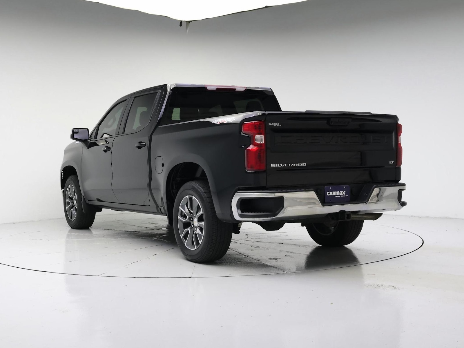 2024 Chevrolet Silverado 1500 LT - Photo 3