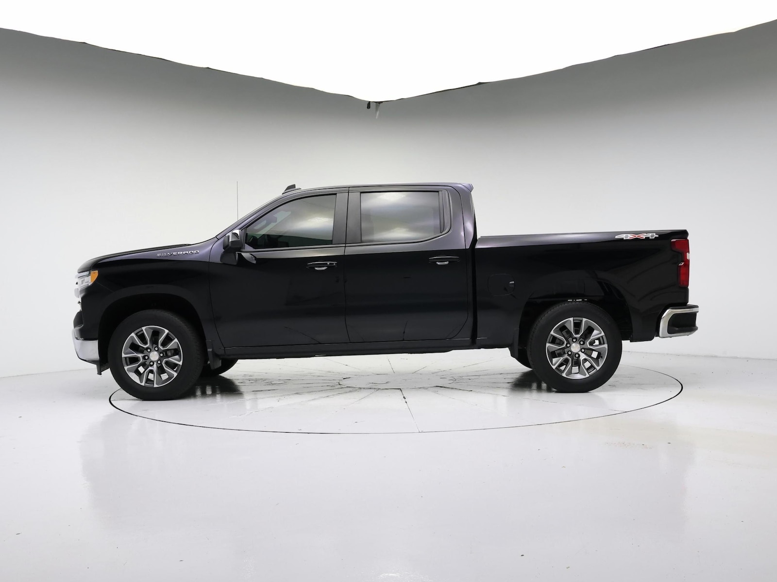 2024 Chevrolet Silverado 1500 LT - Photo 4