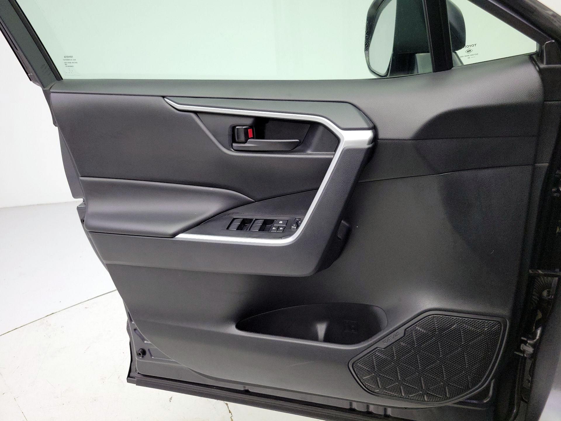 Thumbnail: 2024 Toyota RAV4 - 12