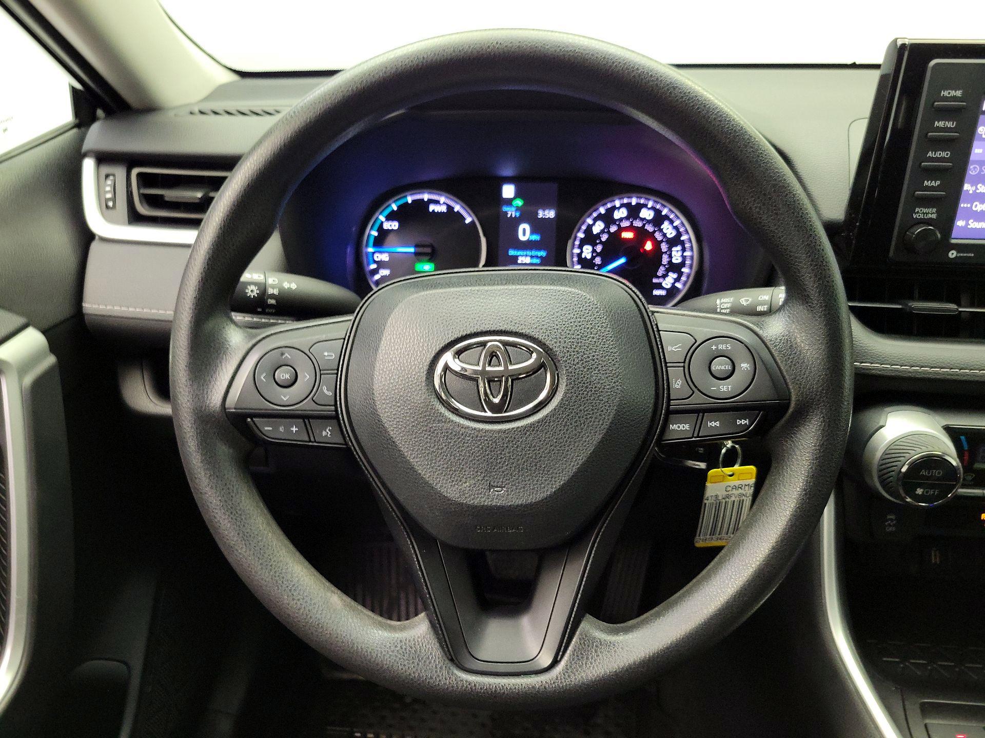 Thumbnail: 2022 Toyota RAV4 - 10