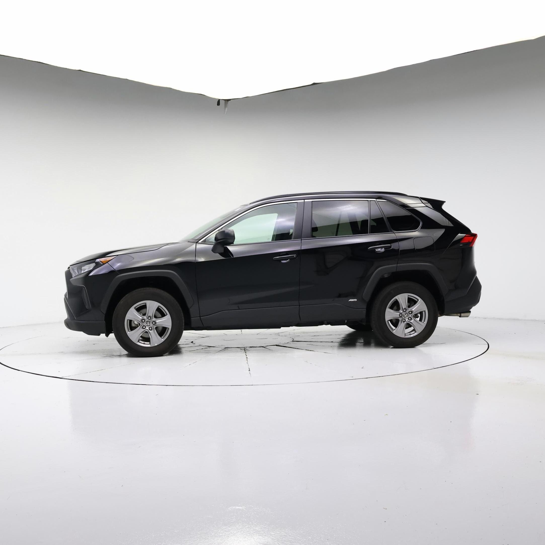 Thumbnail: 2022 Toyota RAV4 - 3