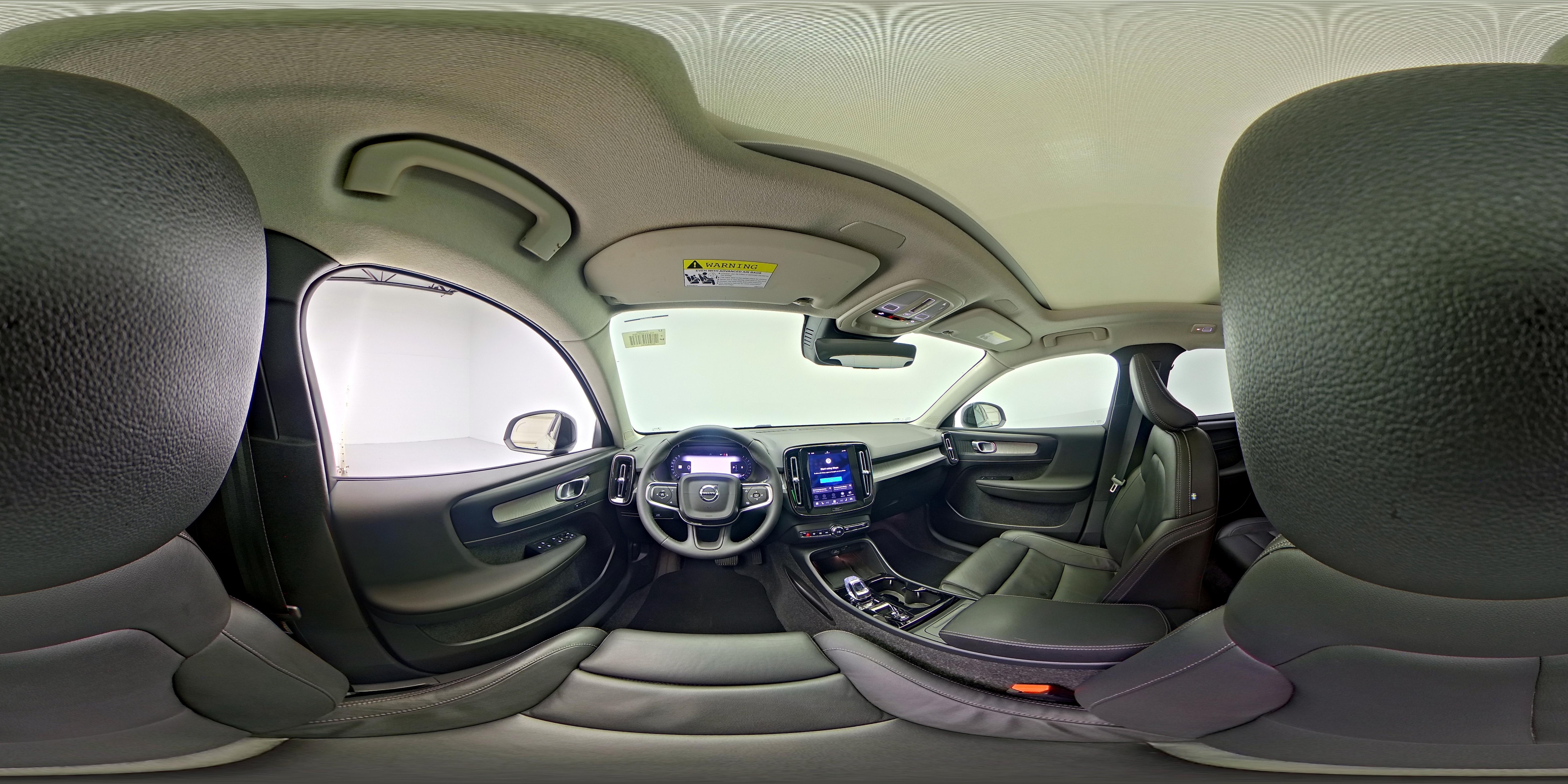 2025 Volvo XC40 Plus - Photo 26