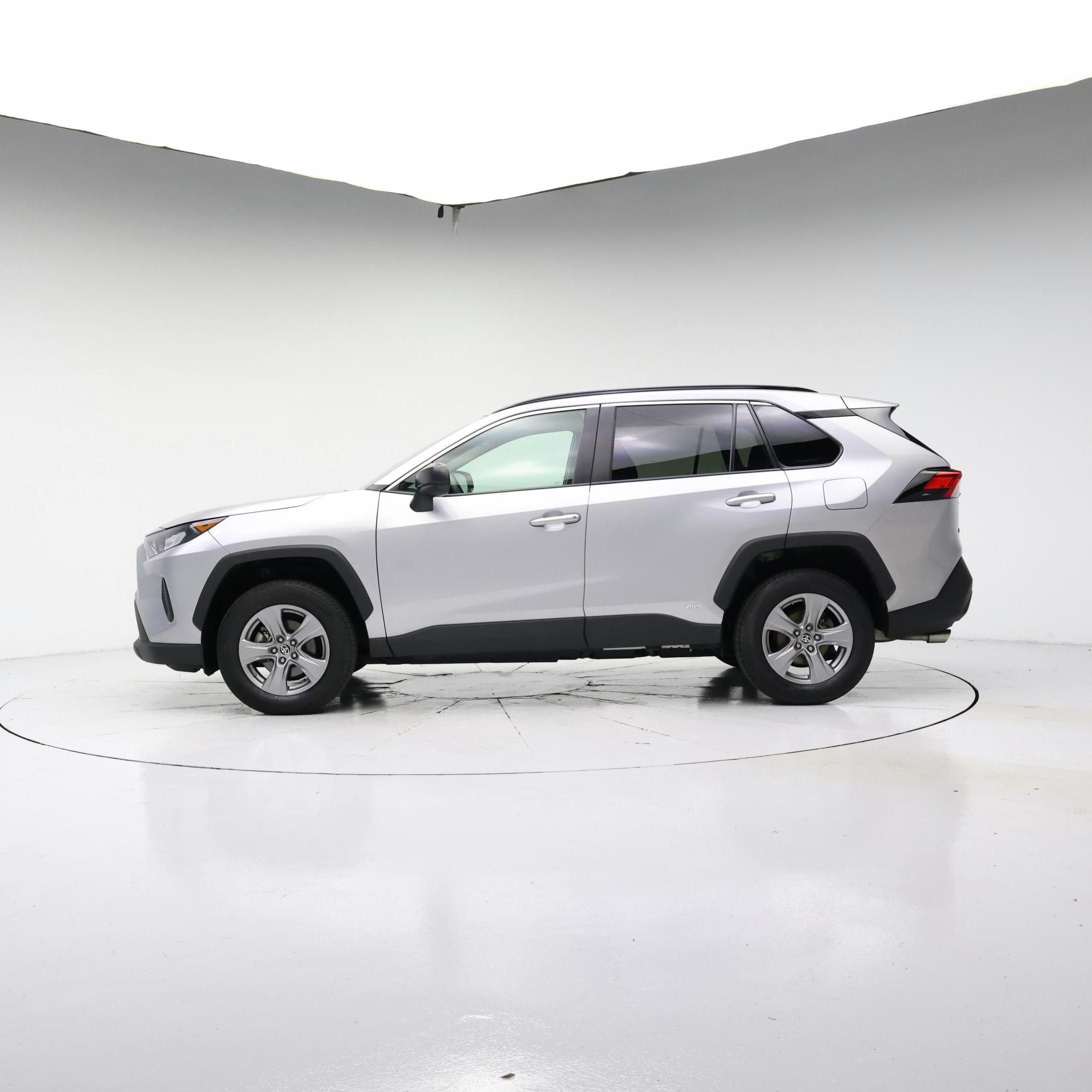 Thumbnail: 2022 Toyota RAV4 - 3