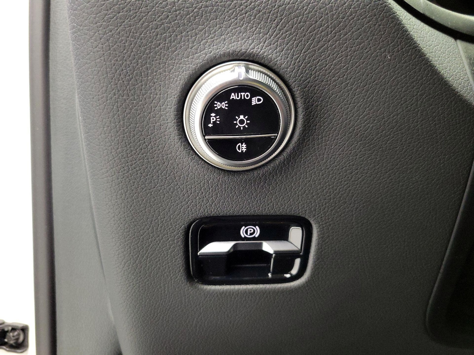 2025 Mercedes-Benz GLC Base - Photo 14