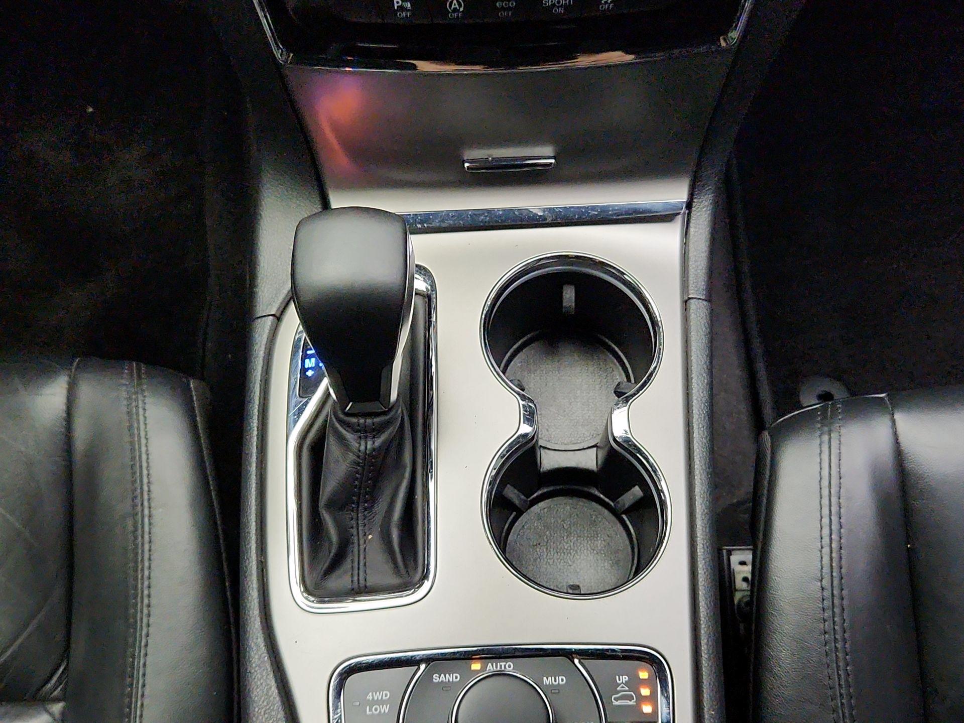 Thumbnail: 2019 Jeep Grand Cherokee - 16