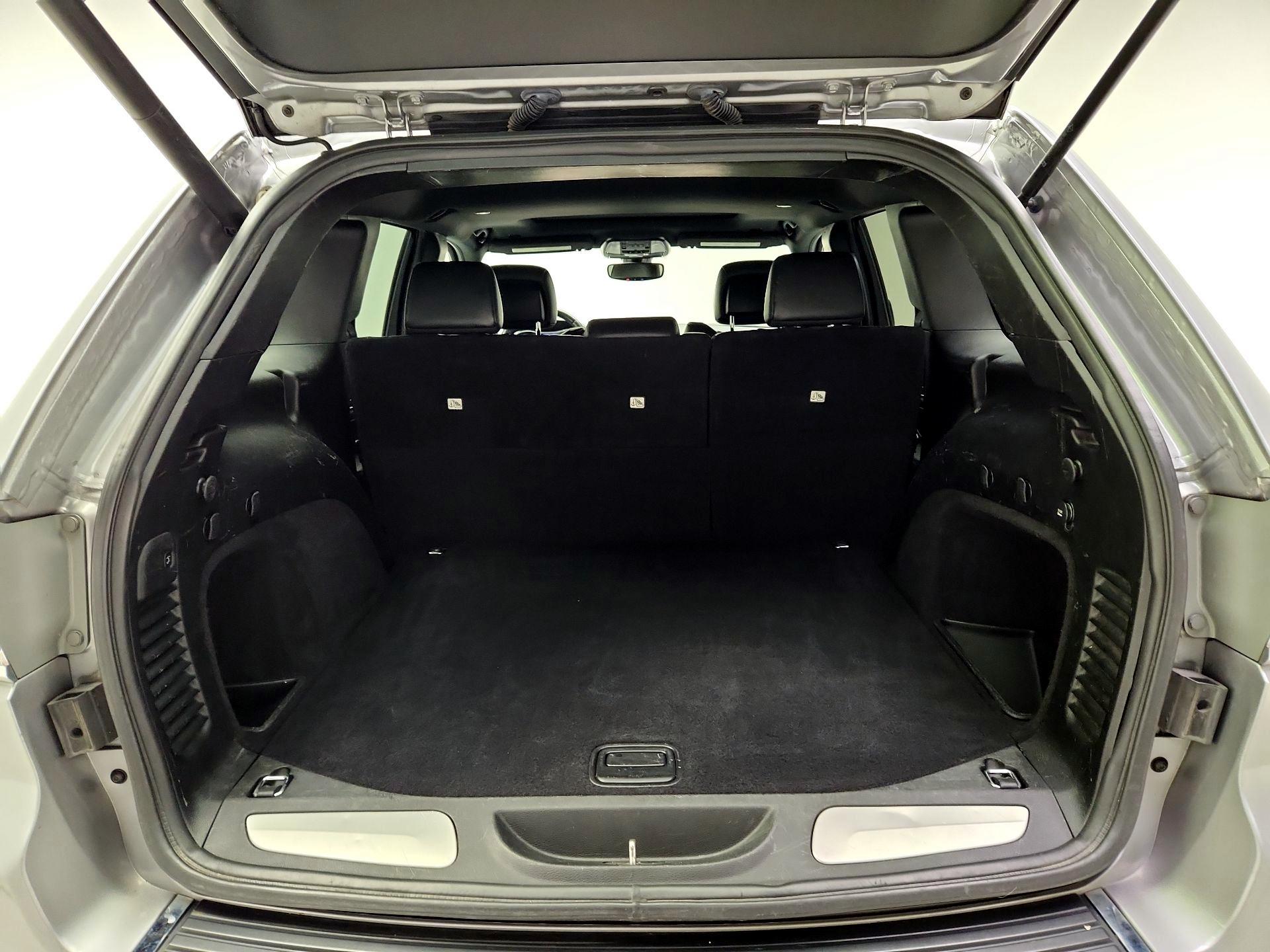 Thumbnail: 2019 Jeep Grand Cherokee - 20