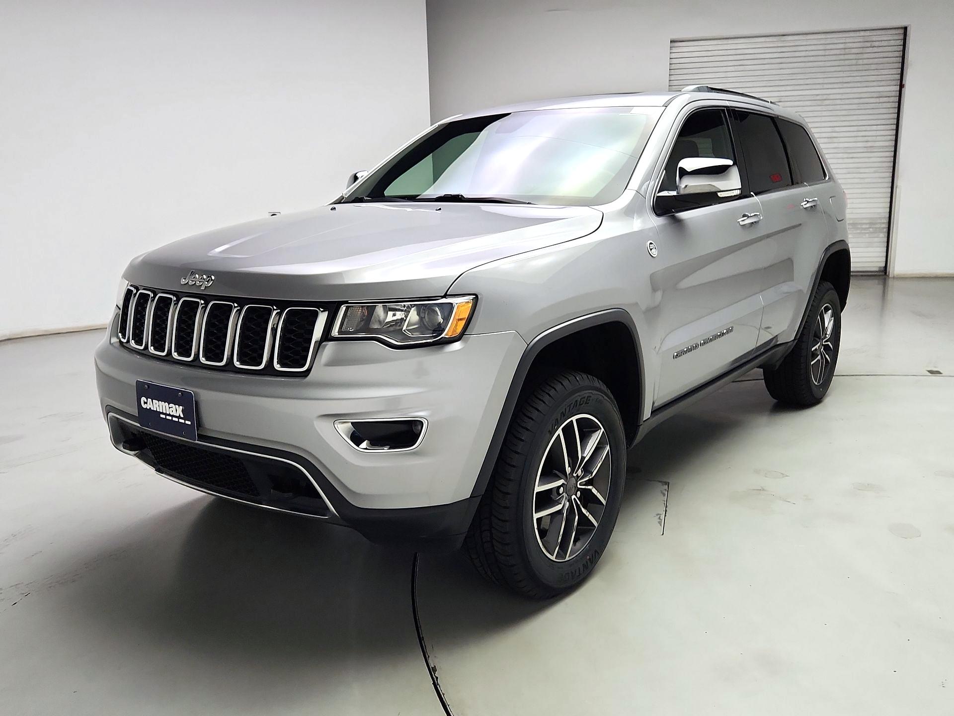 Thumbnail: 2019 Jeep Grand Cherokee - 3