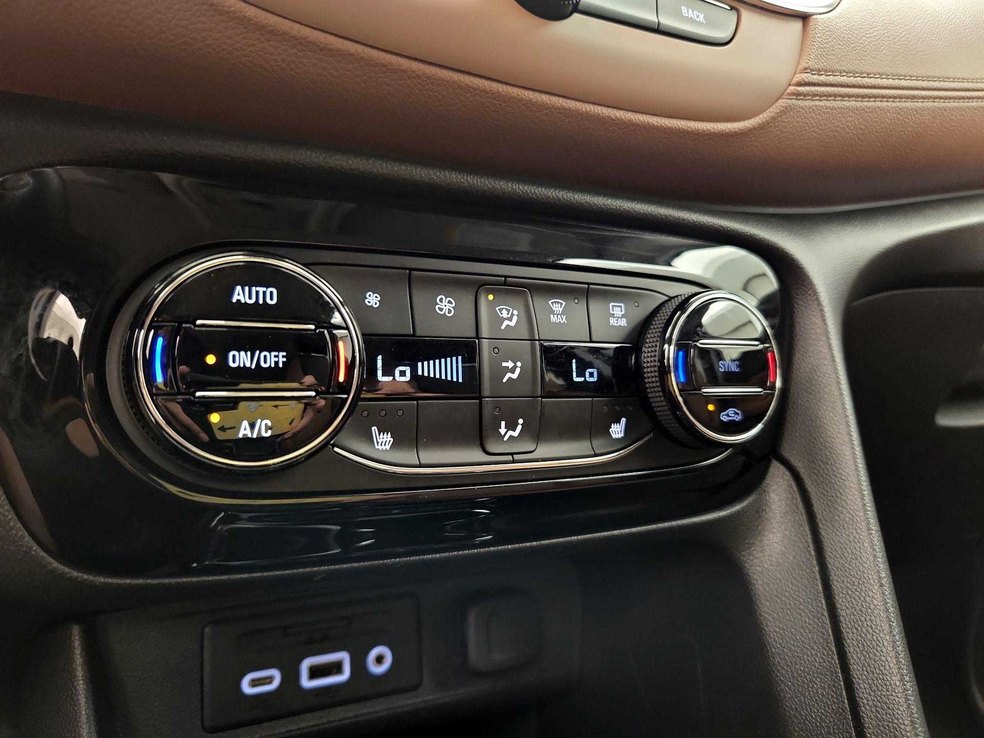 Thumbnail: 2022 Buick Encore GX - 17