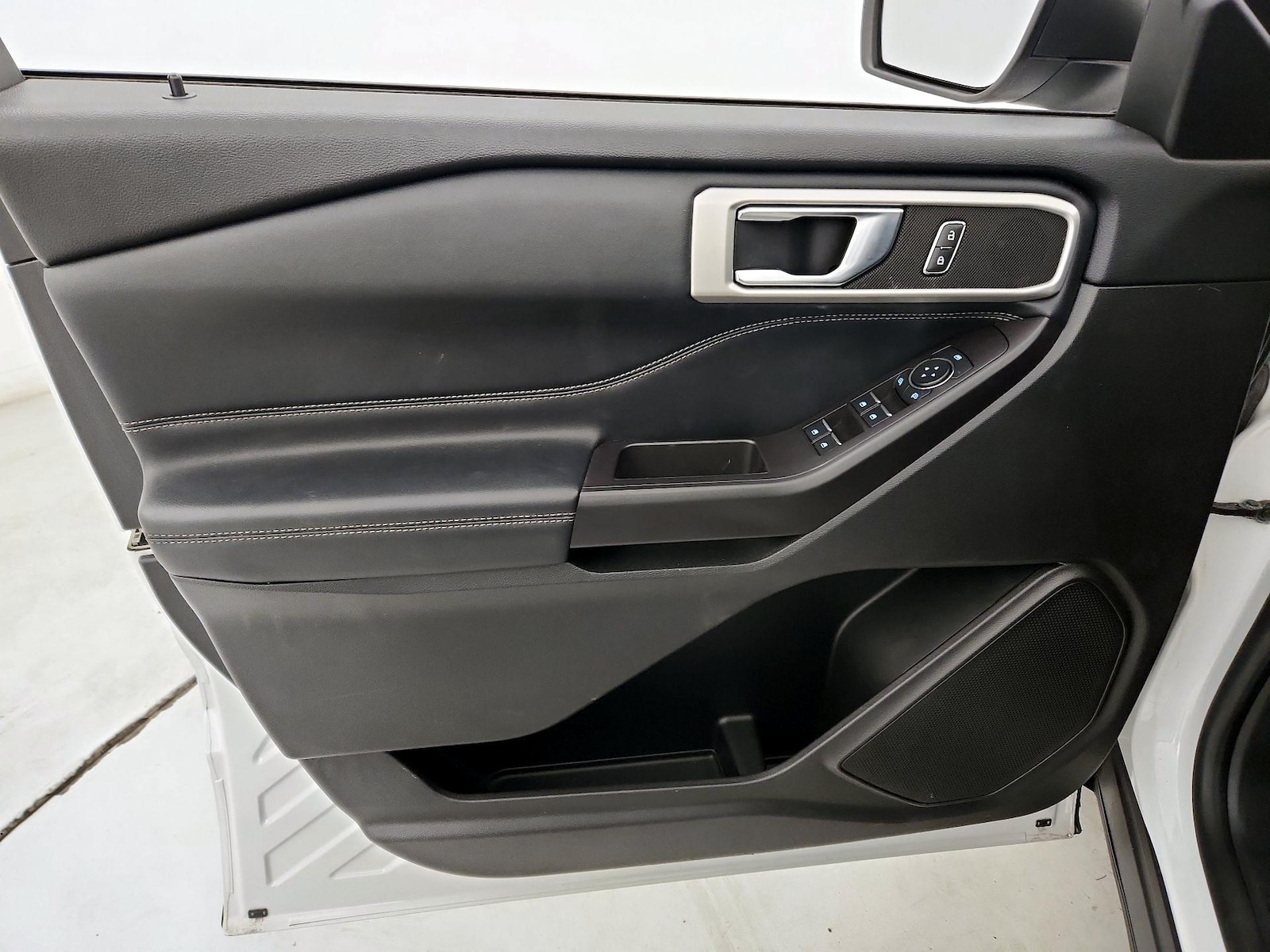 2020 Ford Explorer XLT - Photo 13