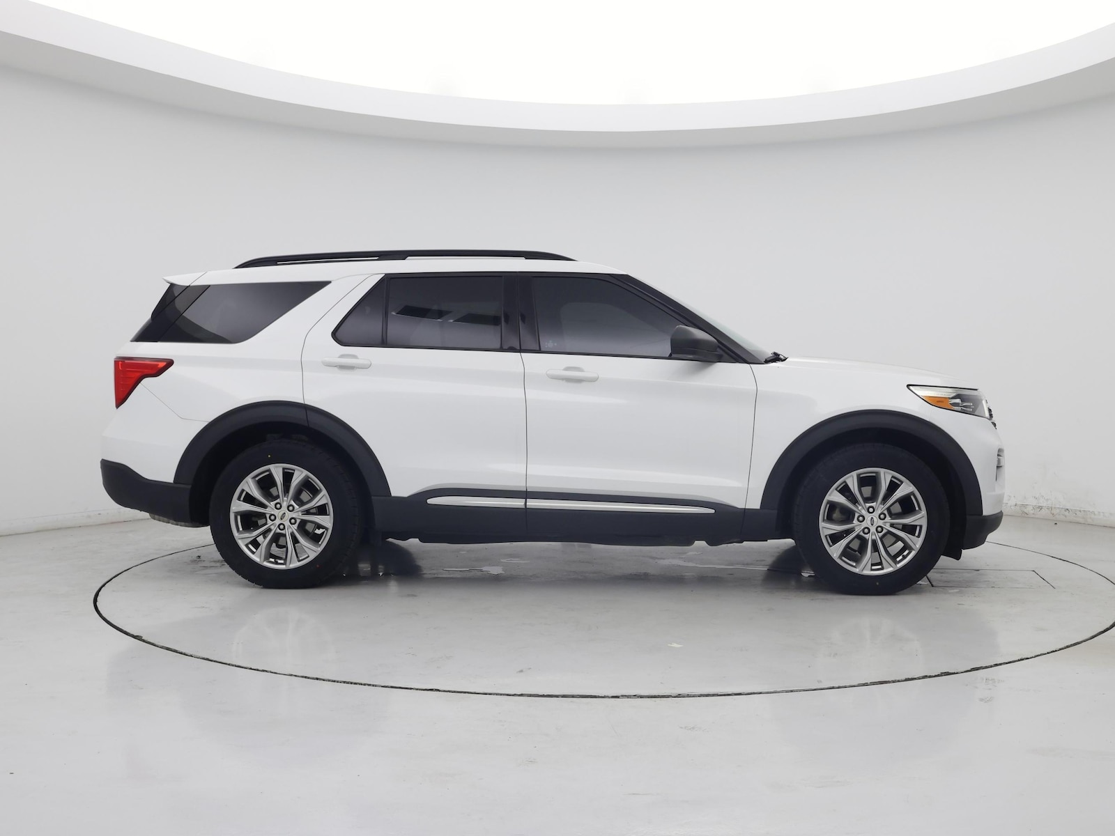 2020 Ford Explorer XLT - Photo 8